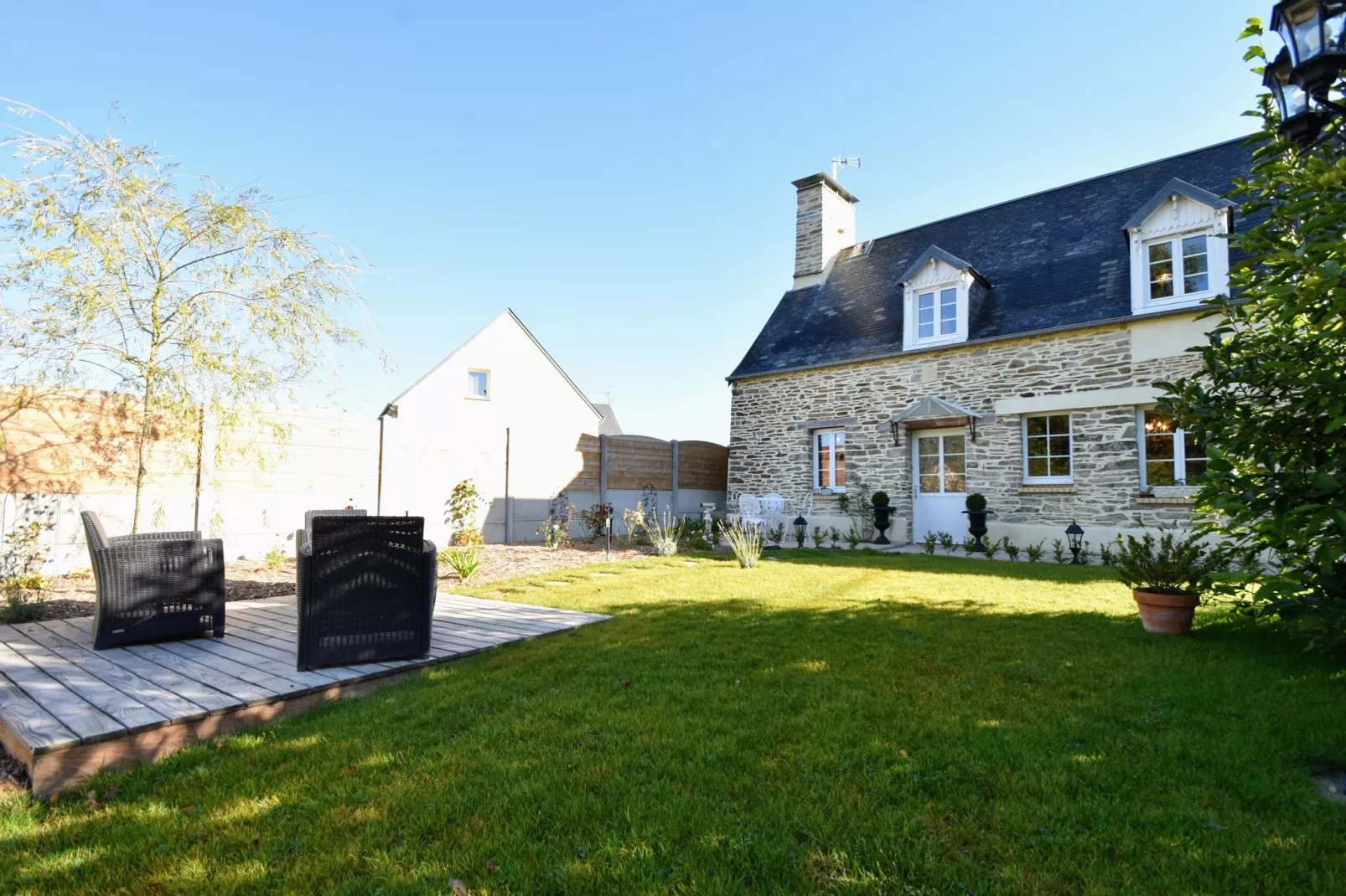 Gîte de la Barre-de-Semilly-Tuinen zomer