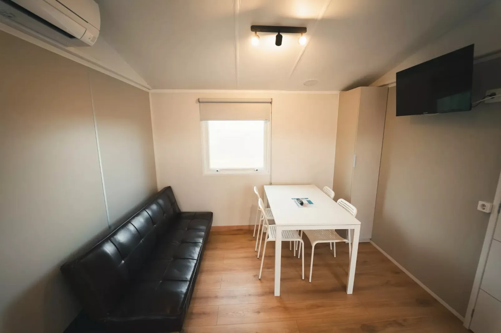 HOLA CAMP CHILCHES-Comfort 4