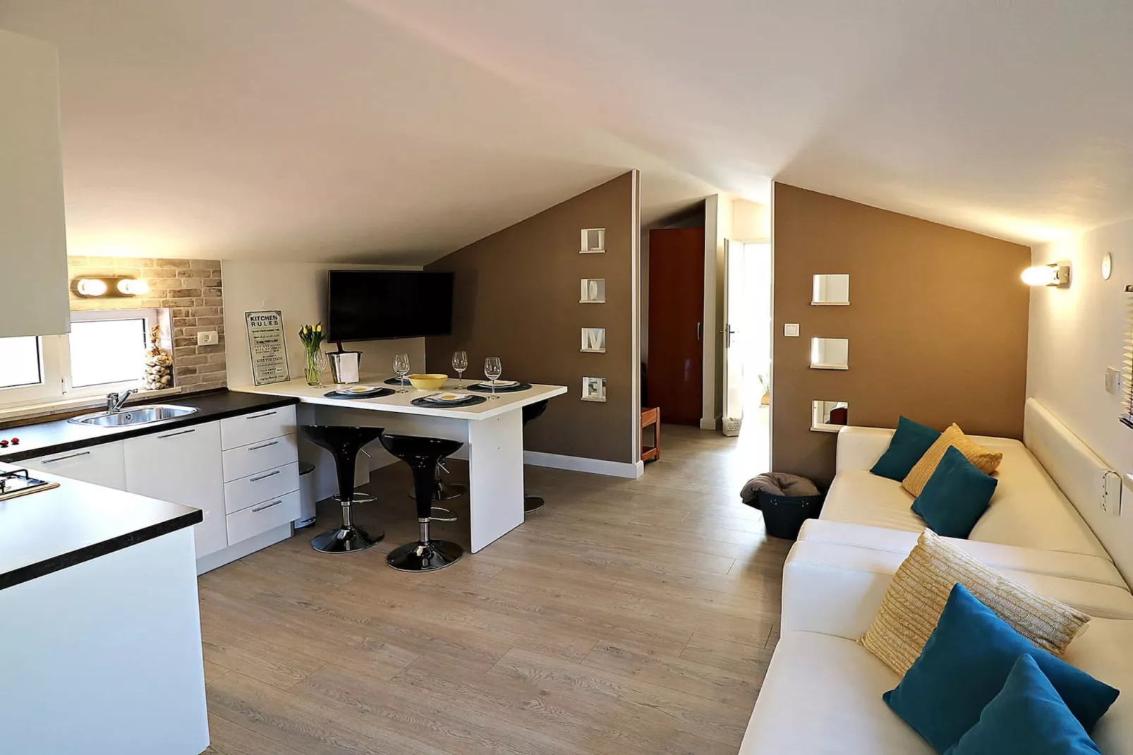 Villa Šolo – Peaceful Nature Park Getaway - Six Bedroom Villa With Heated Pool