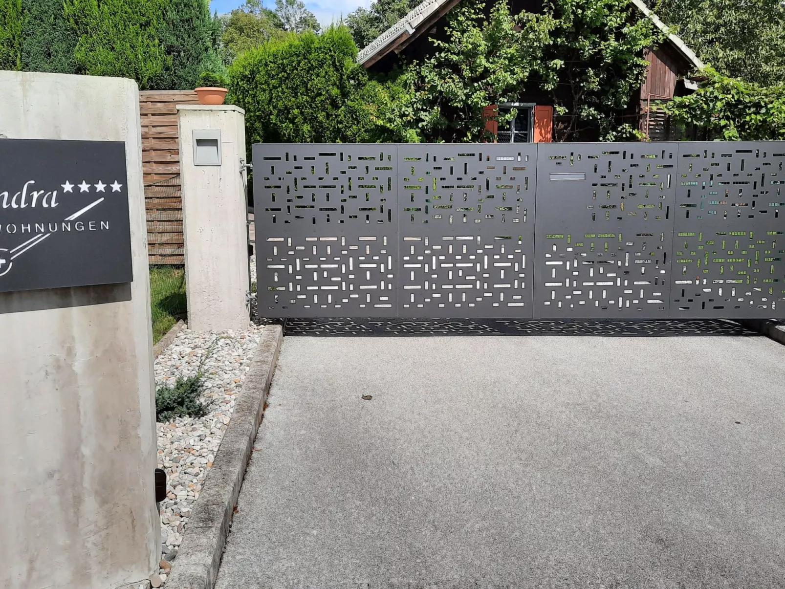 Studio-Appartement mit Balkon