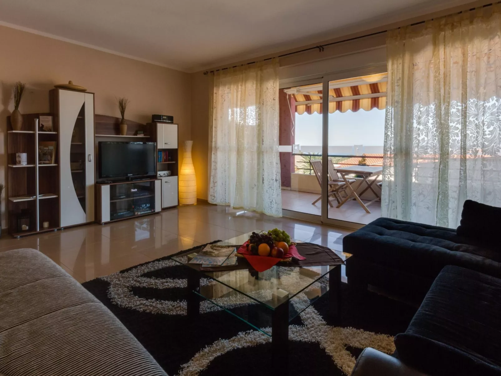 Wohnung in Utjeha-Bušat mit Terrasse und Grill