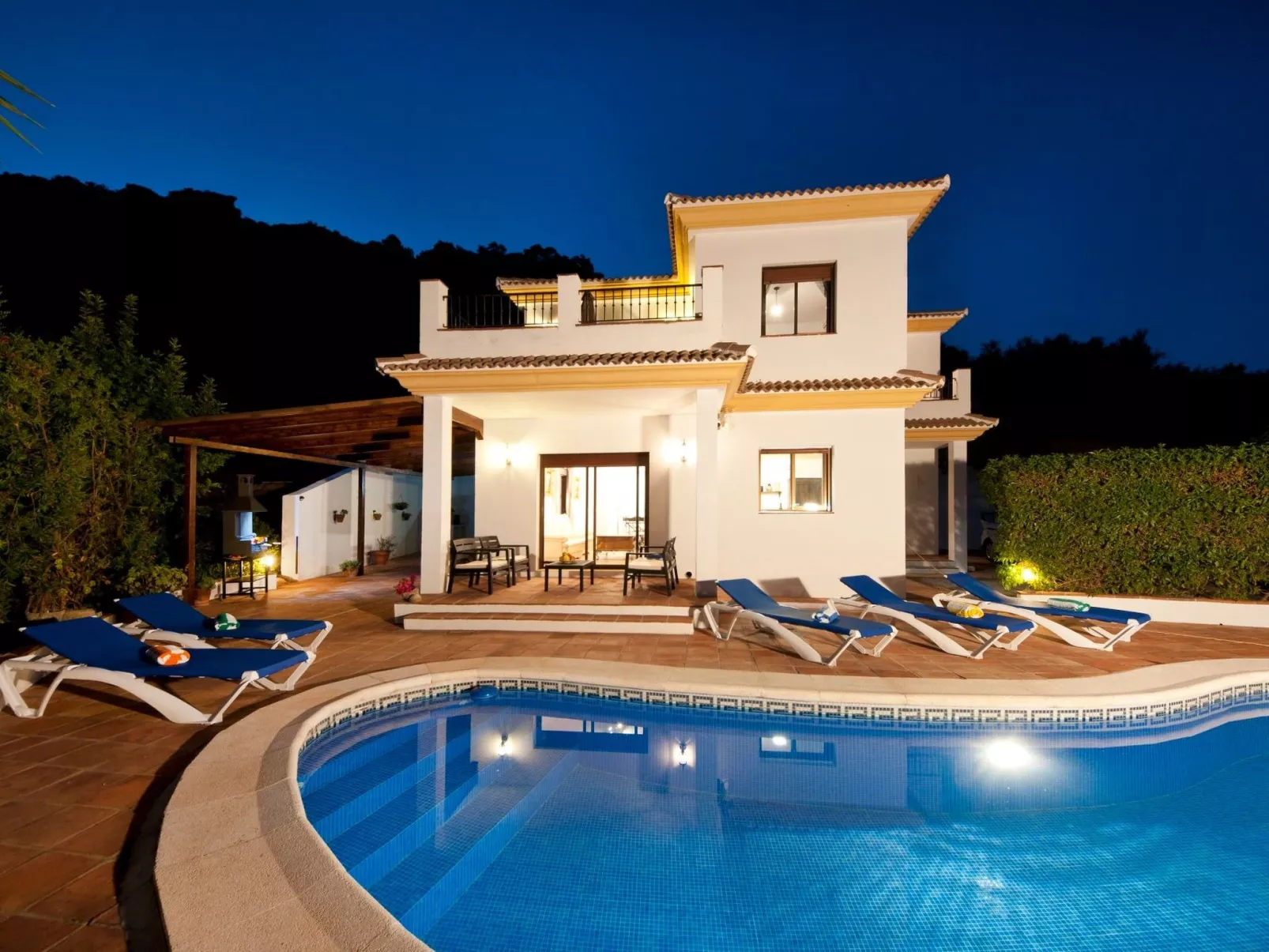 Villa Torcal 3, beheizter Pool, Wifi, Grill.
