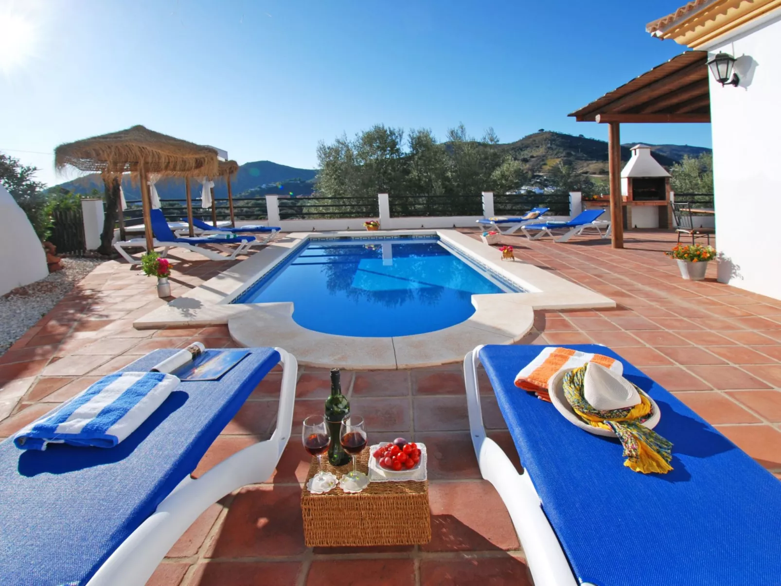 Torcal 1 Comares, Beheiztes Schwimmbad, Wechselstrom, 8 Pers