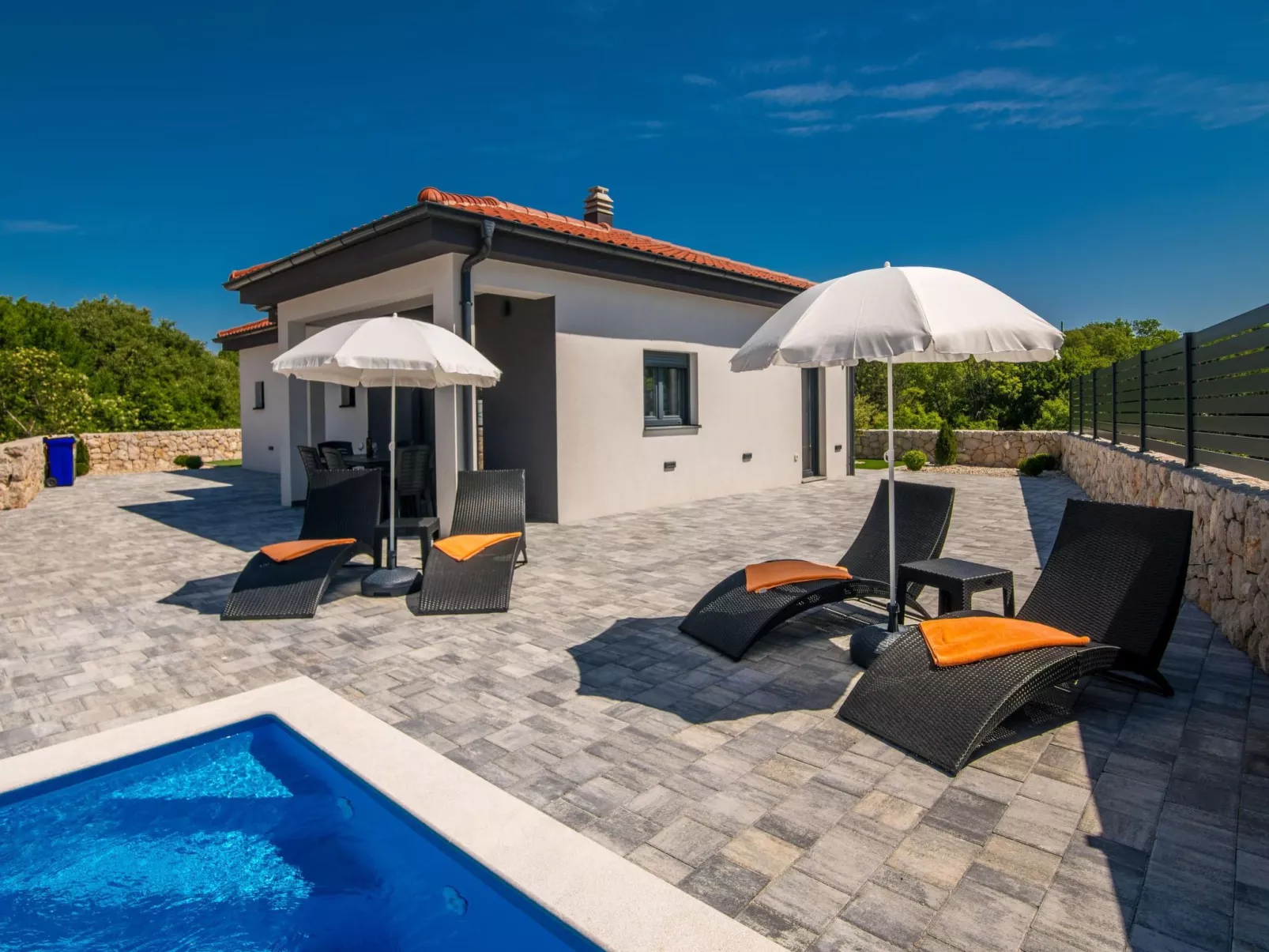 "Villa Enie" mit eigenem Pool