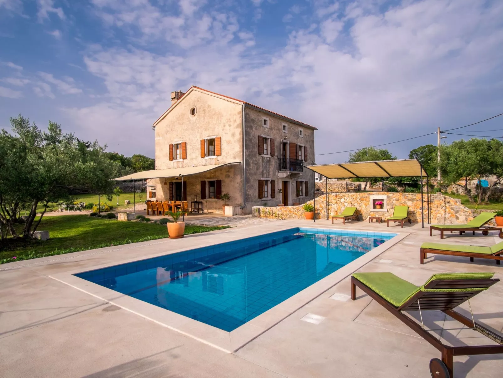 Villa mit Pool, Olivengarten und Meerblick