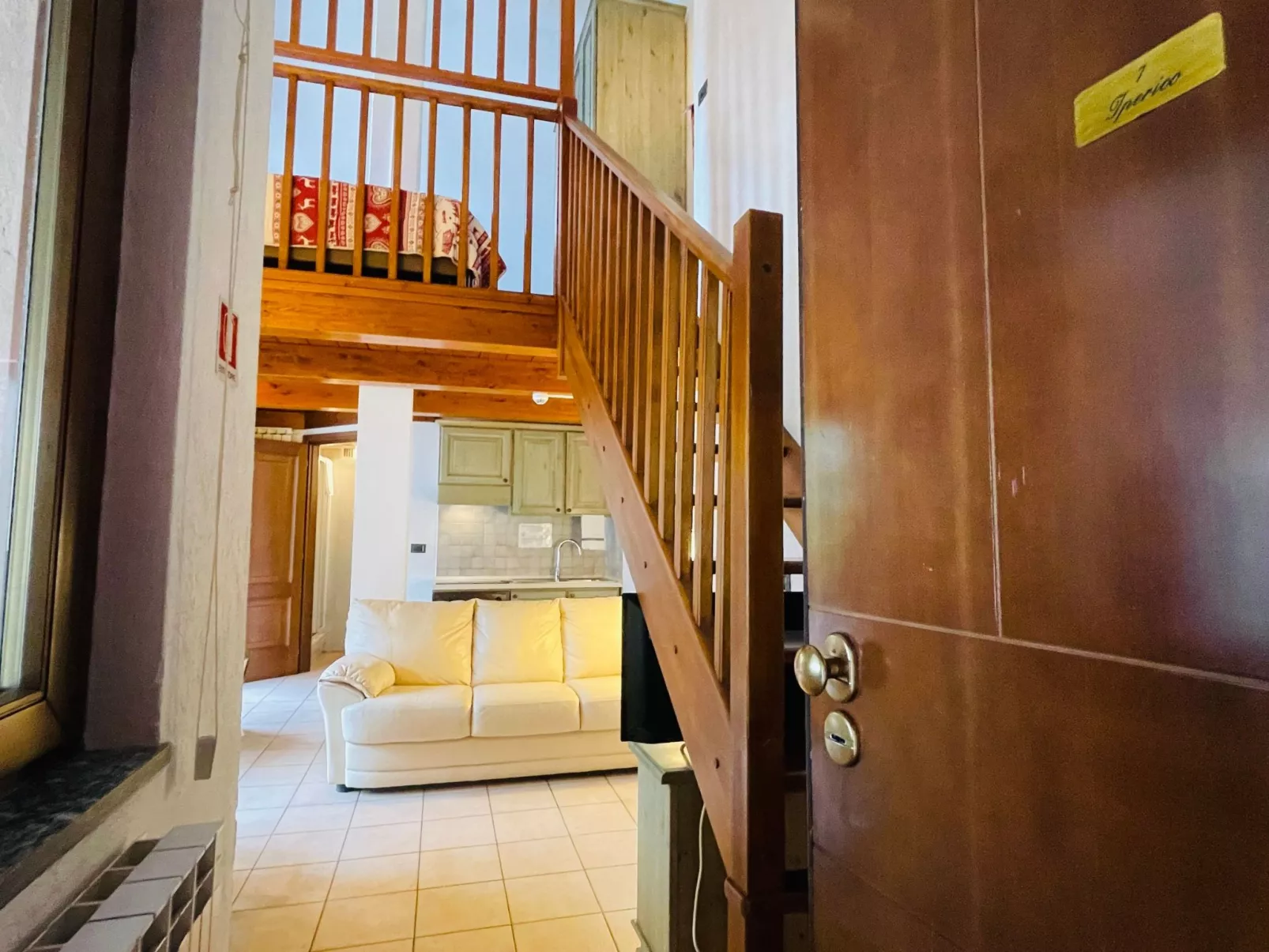 Zwei-Zimmer-Wohnung im Dachgeschoss 5 p. l. Villa Frejus