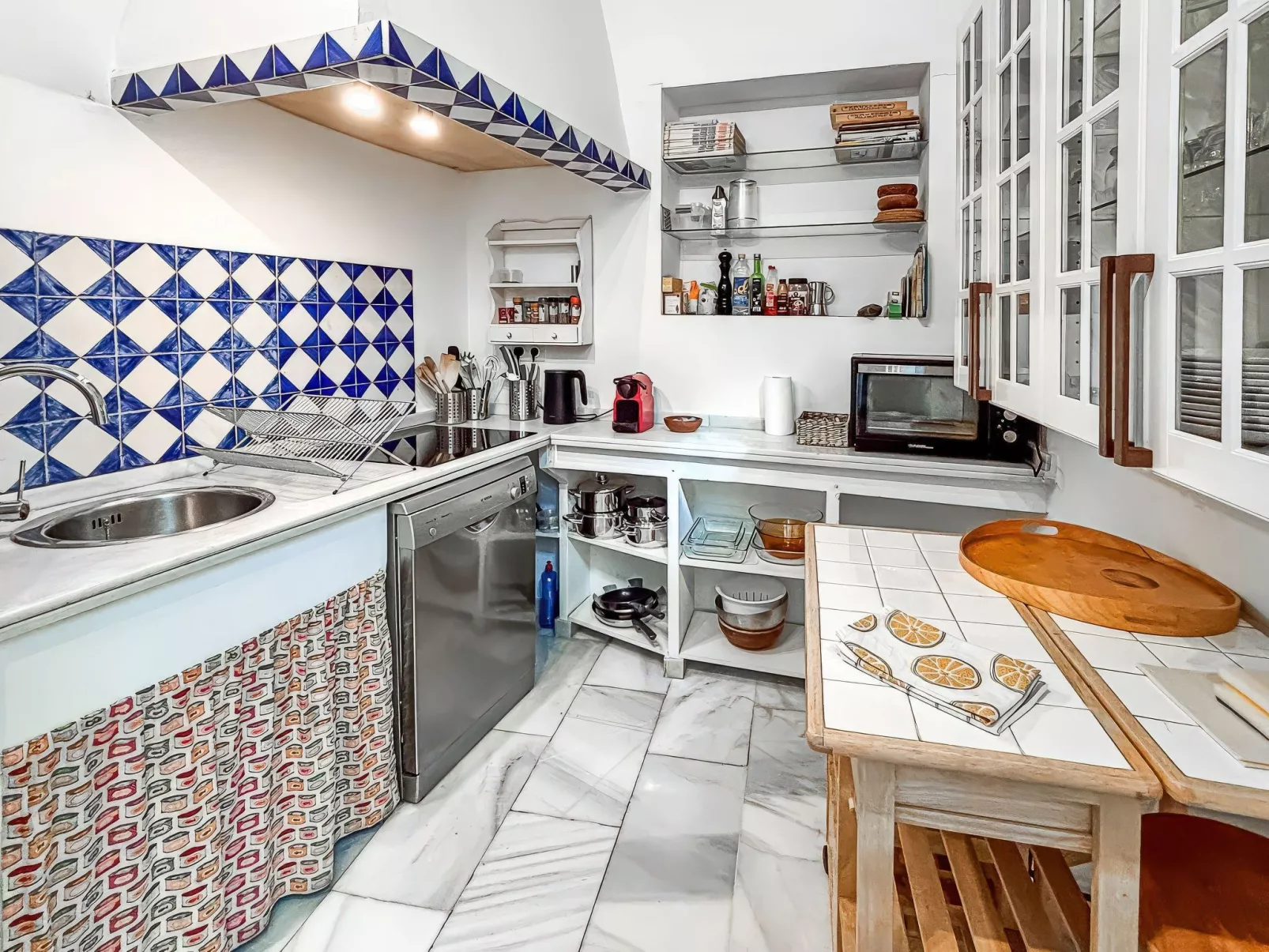 Helle Dach-Maisonette mit riesiger Terrasse