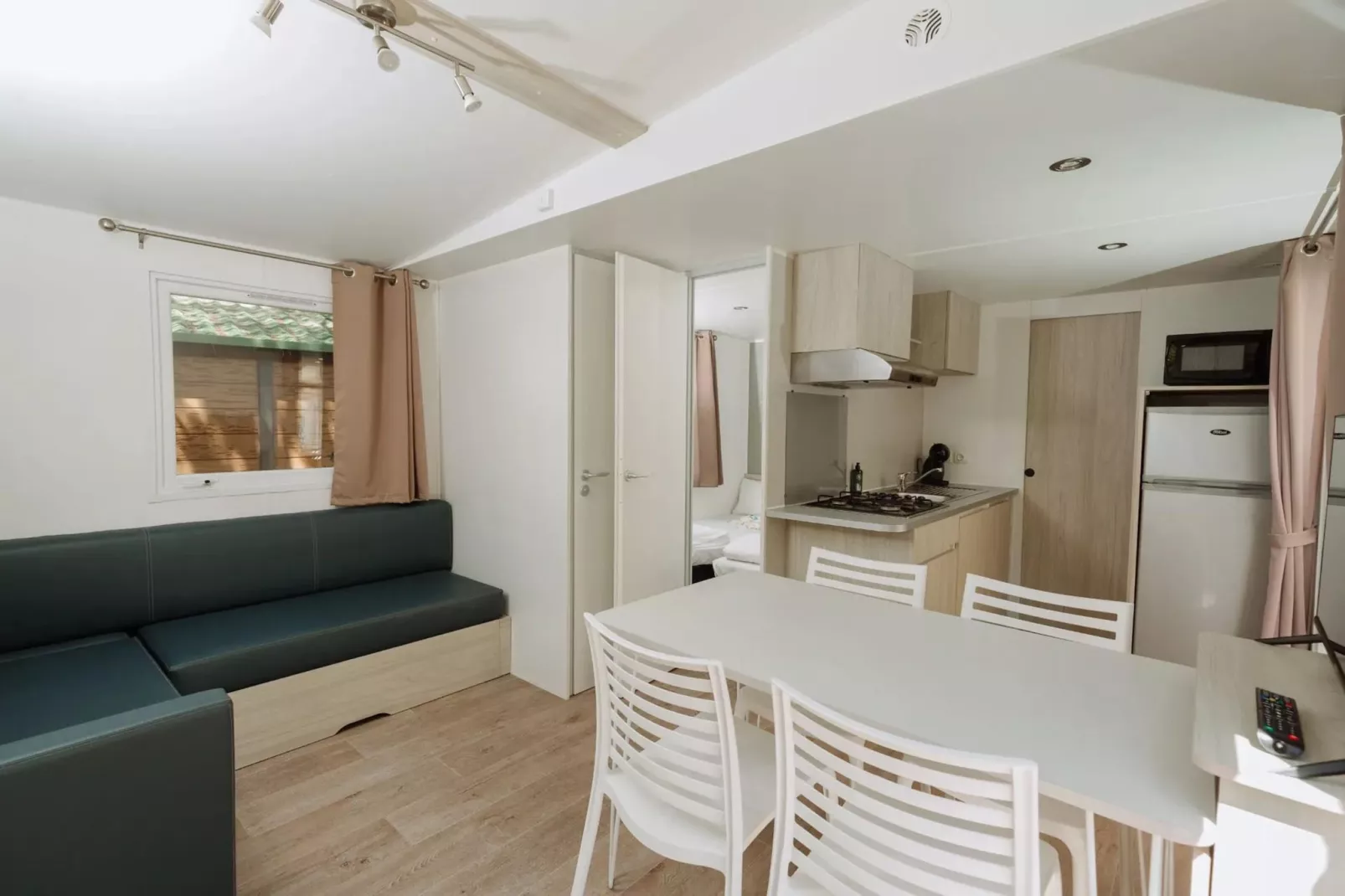HOLA CAMP SITGES GARROFER-Bungalow Comfort 4