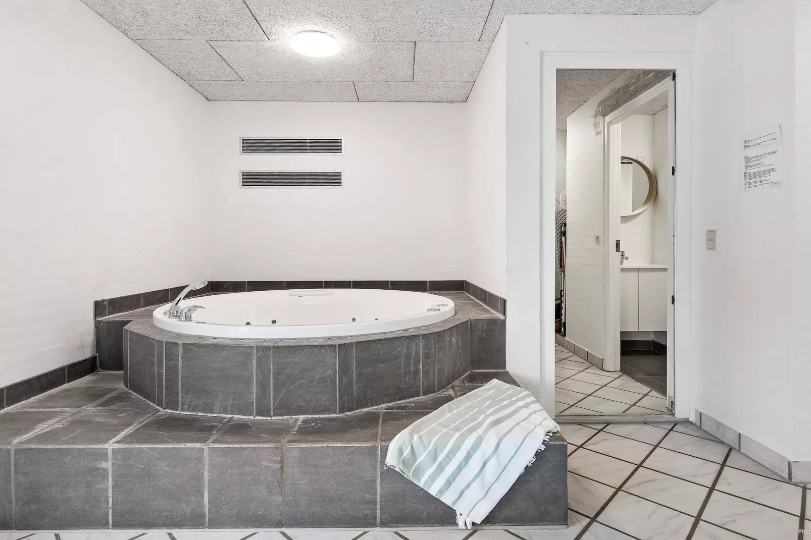 Zeezijde retraite met zwembad -- By Traum Ferienwohnungen-Spa