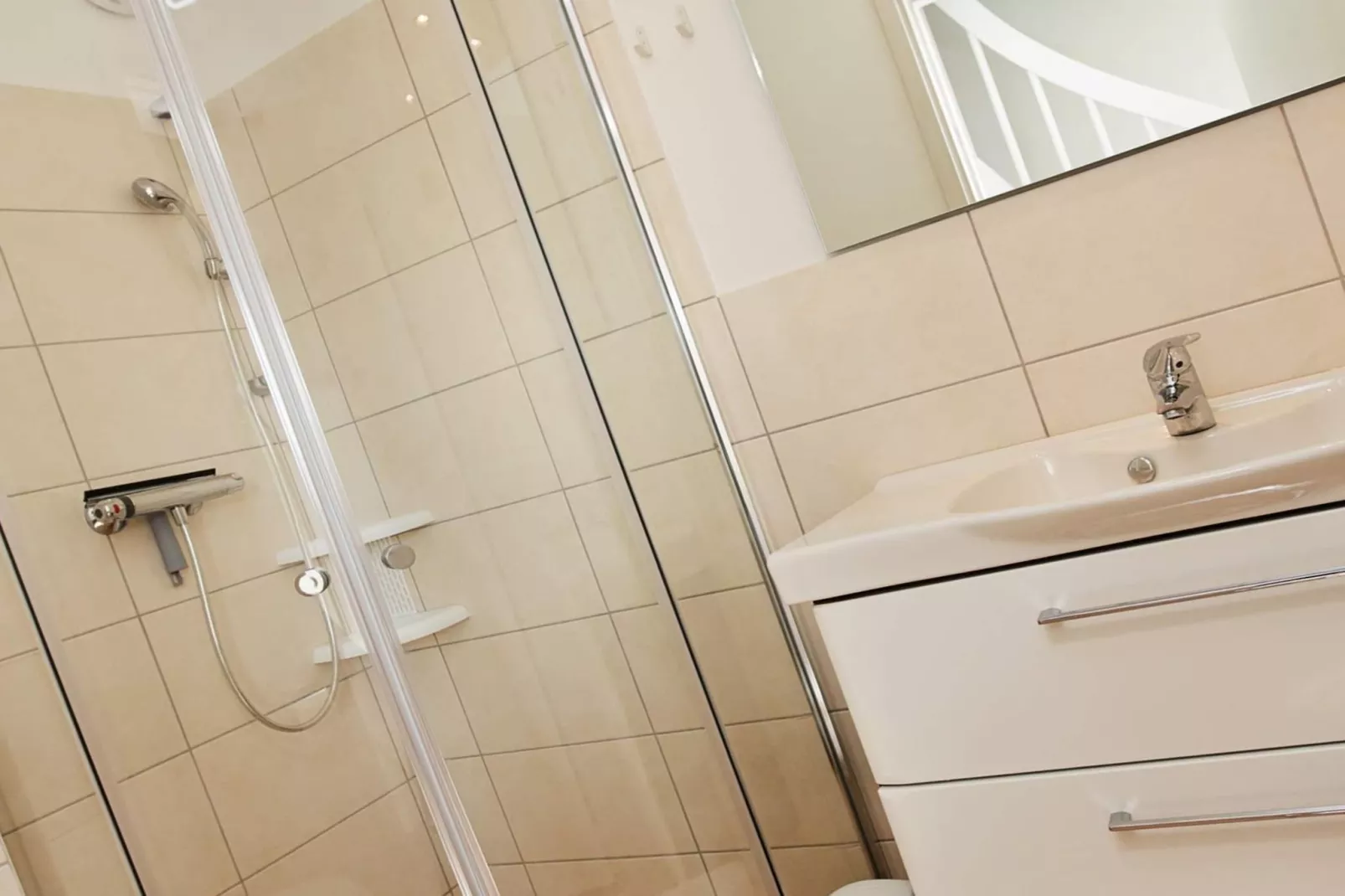 MERKUR 35+33 S DHH 1.RH.-Binnen