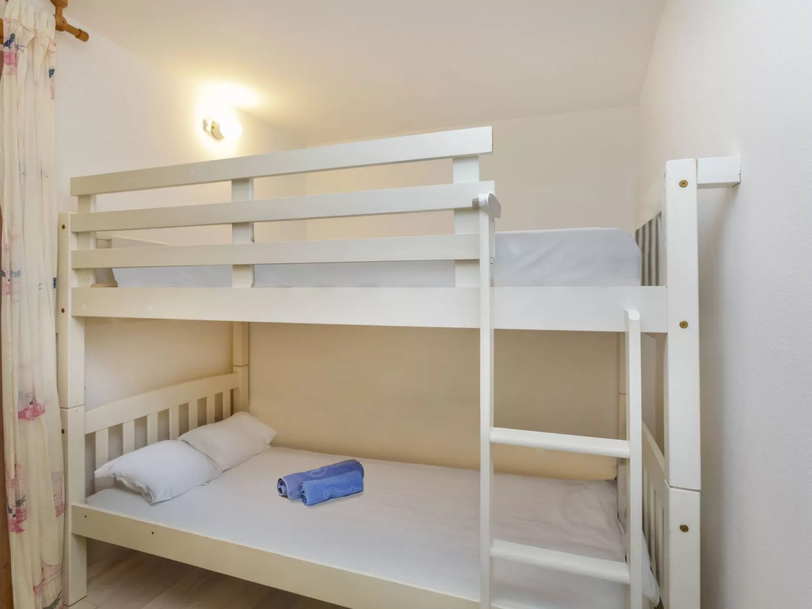 Brat Salions - Binnen