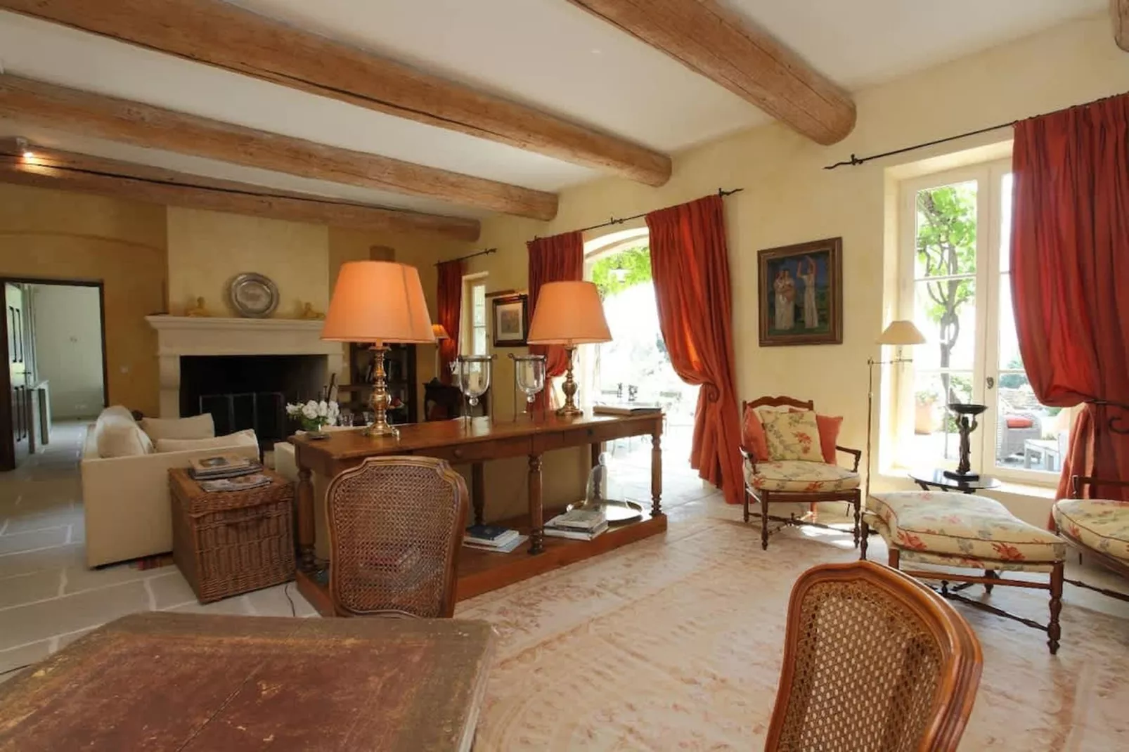 Bastide avec piscine 3 terrasses dans un écrin de verdure