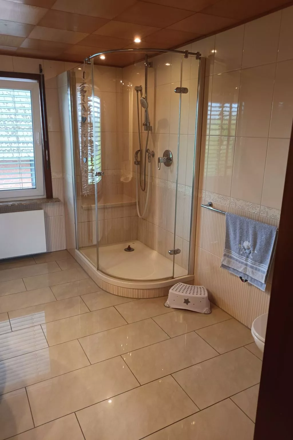 3 Zimmer 1. OG 100qm