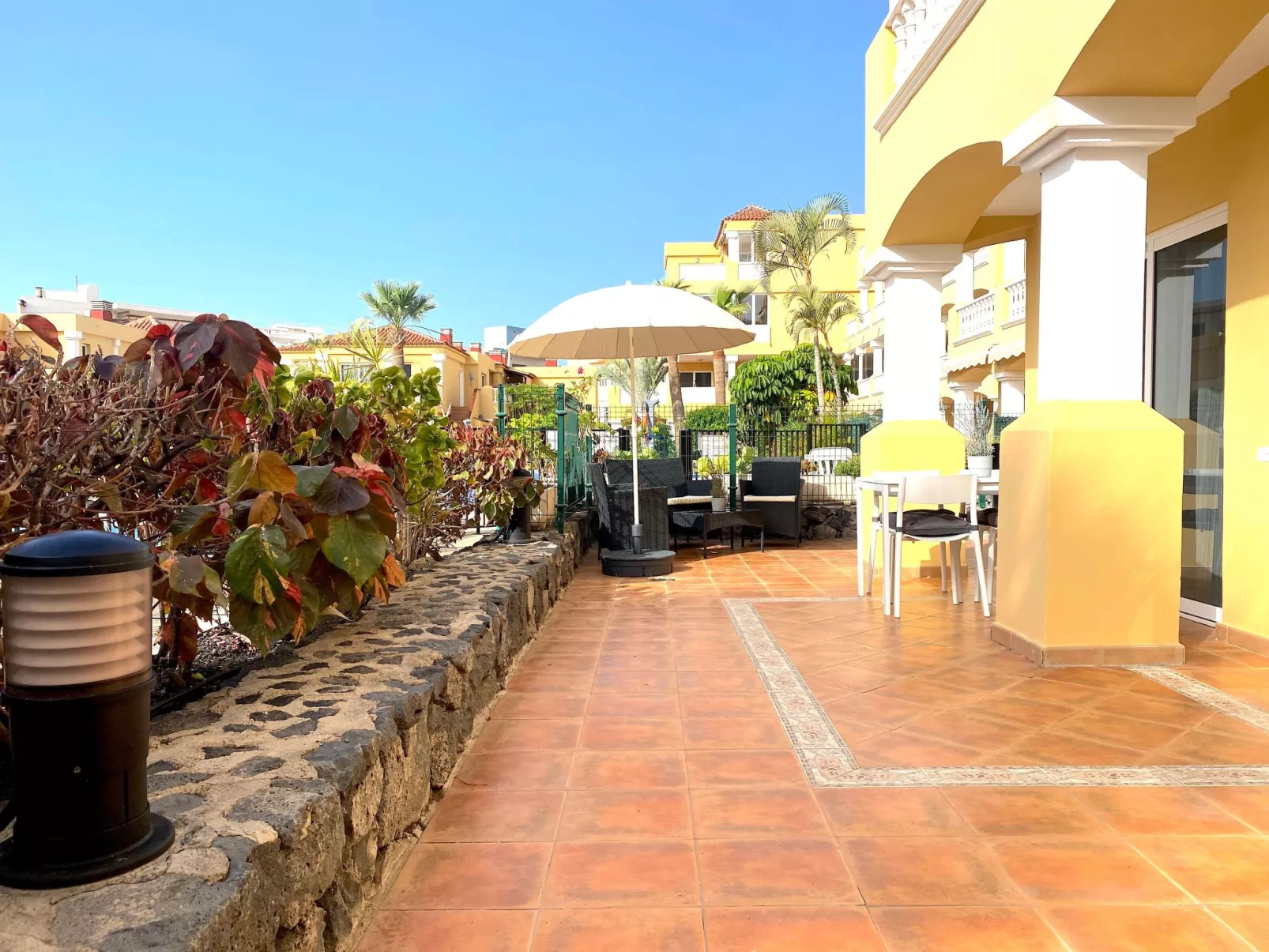 In Oasis Del Sur mit Privater Terrasse