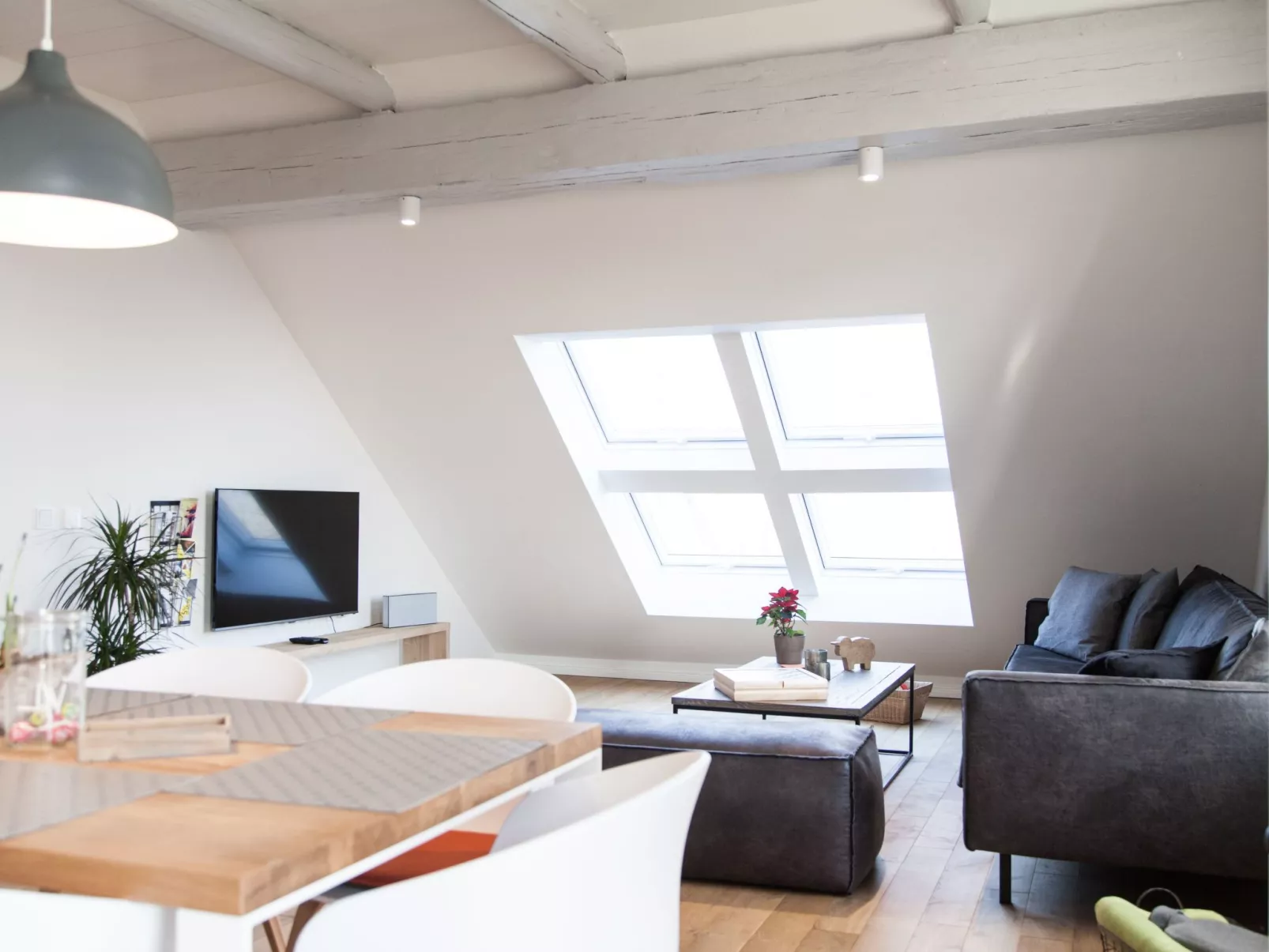 Hochwertige, helle FeWo mit Meerblick am Deich