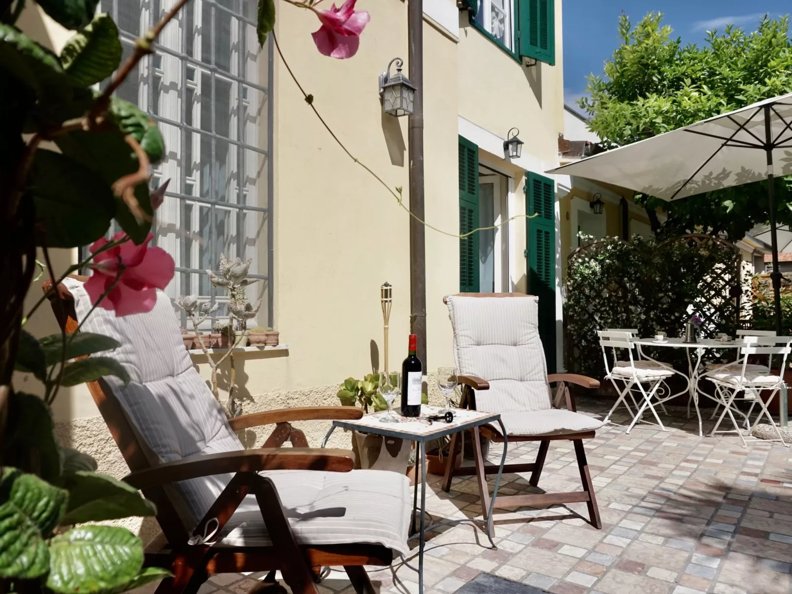 Villa in der Stadt-Privatparkplatz-Garten-6Gäste