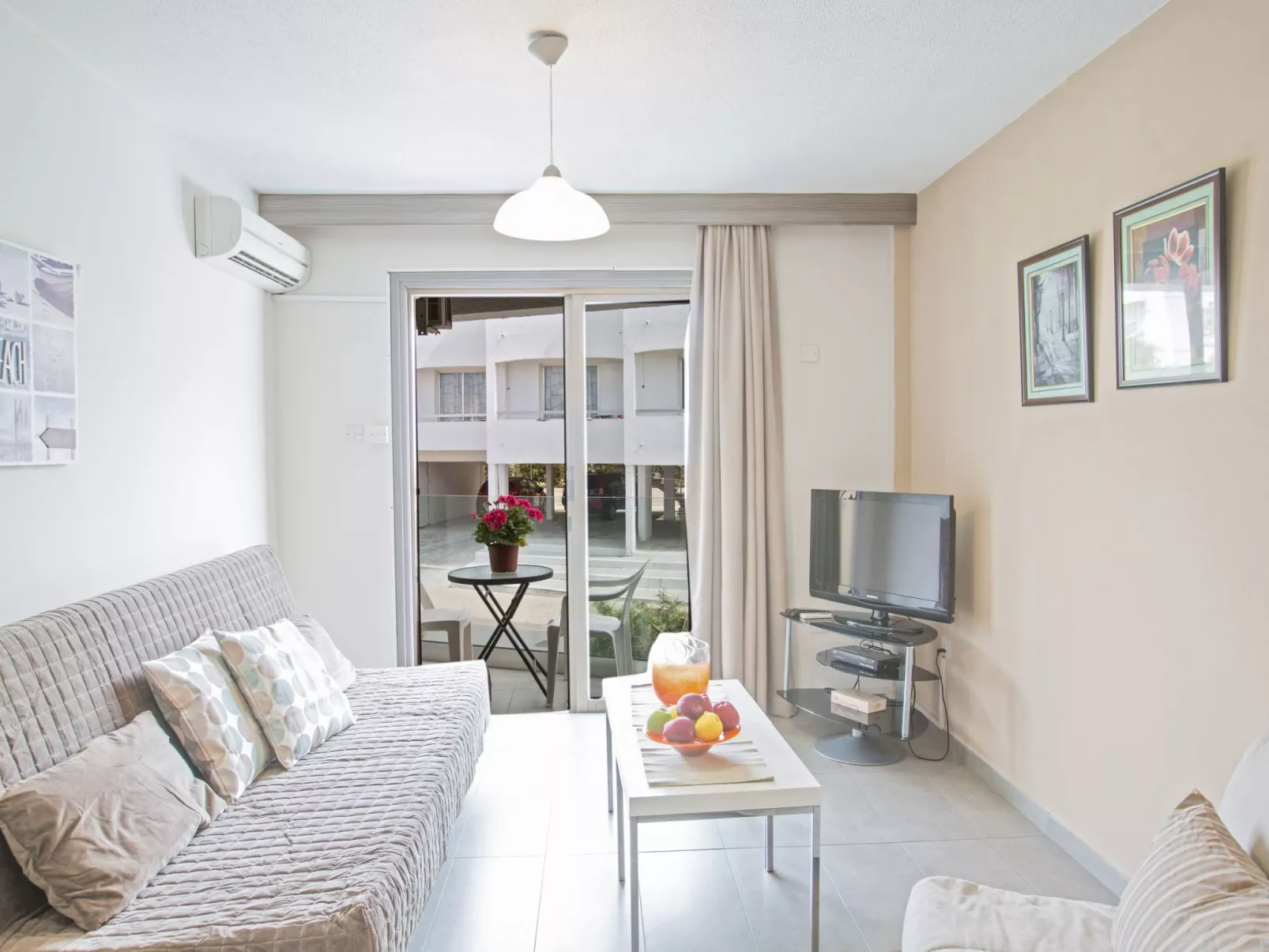 Helle Ferienwohnung mit Balkon