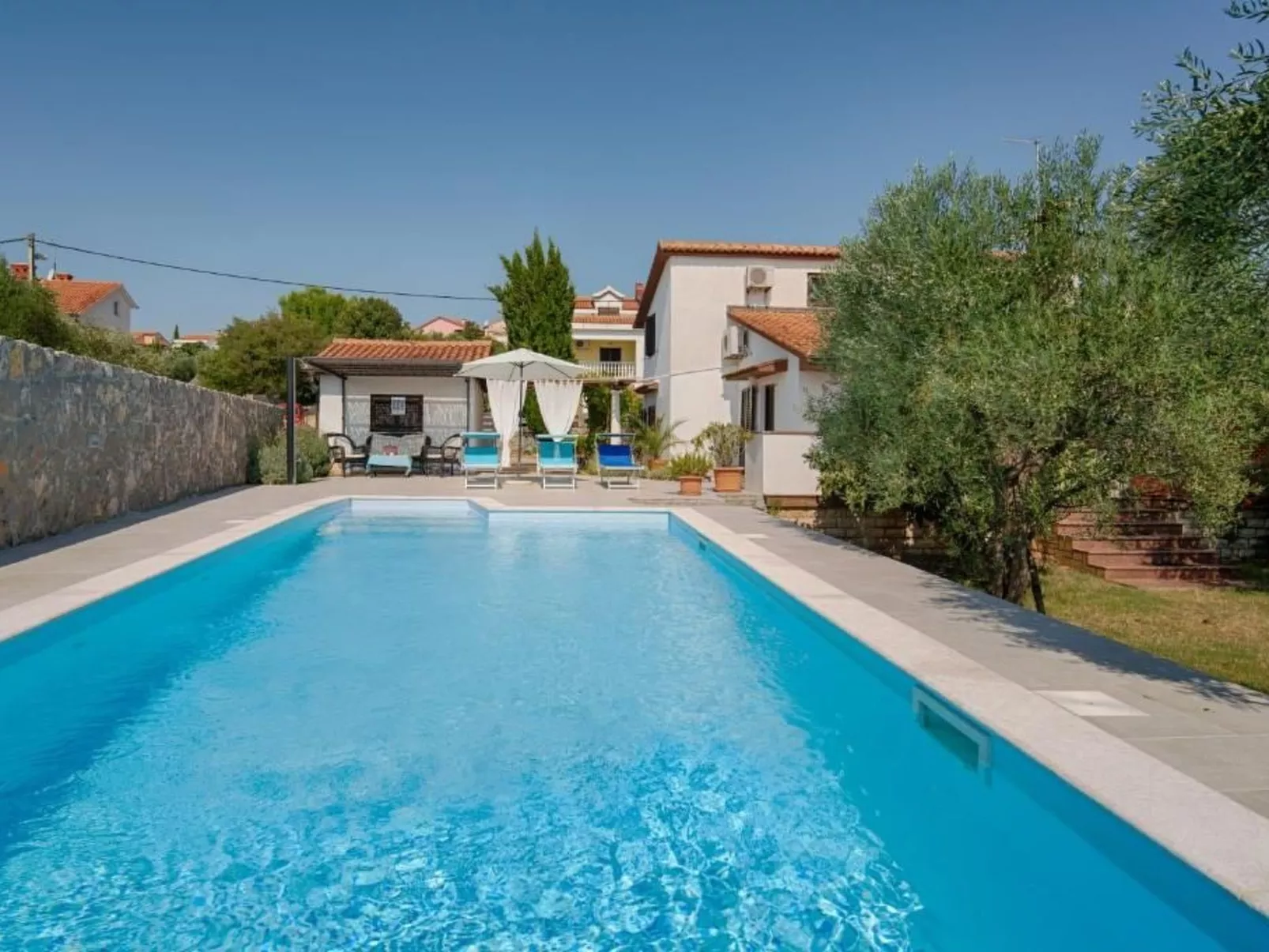 Villa "Olive Tree" mit Schwimmbad