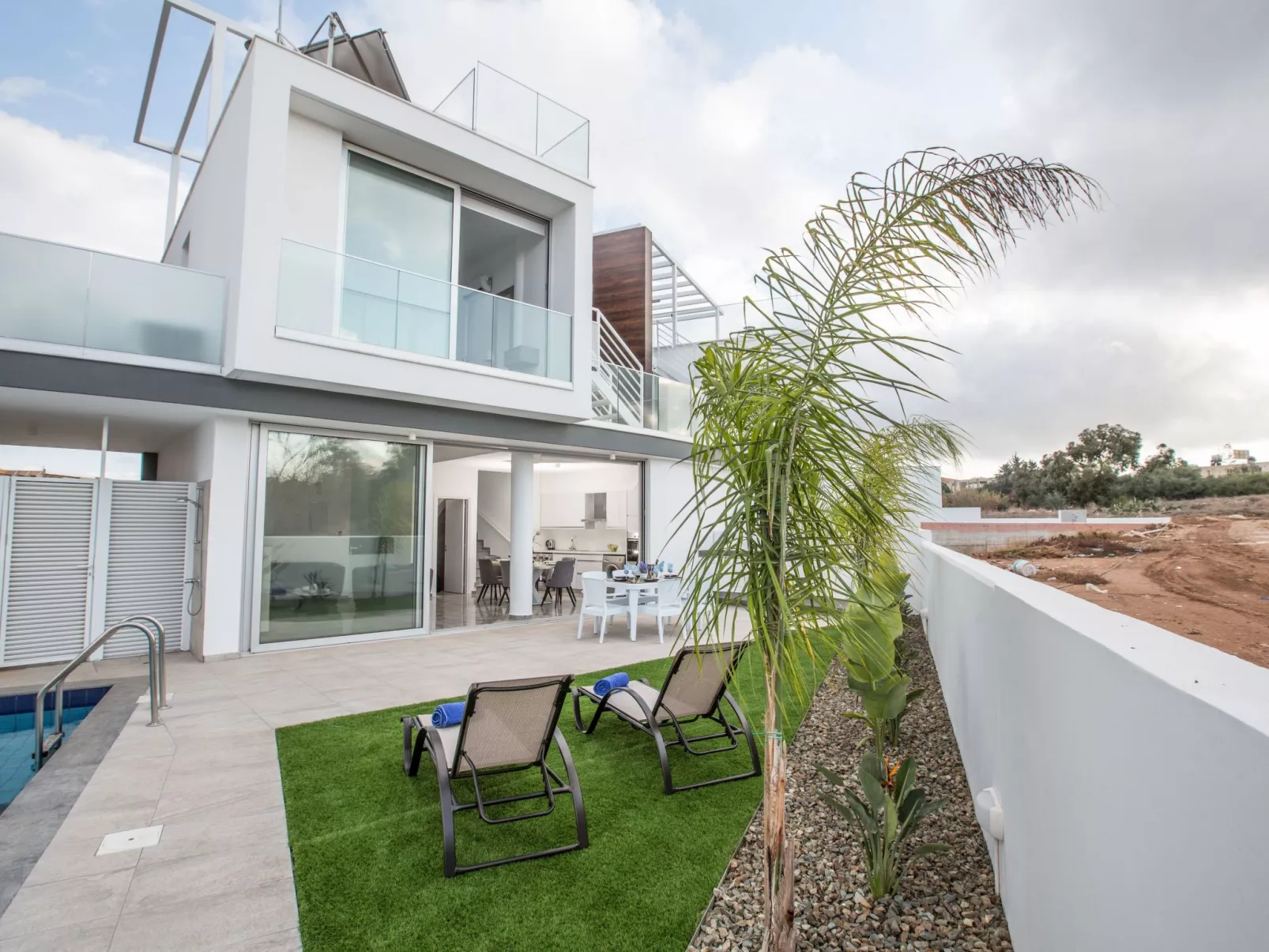 2-Schlafzimmer-Villa mit Pool, Dachgarten, Meerblick