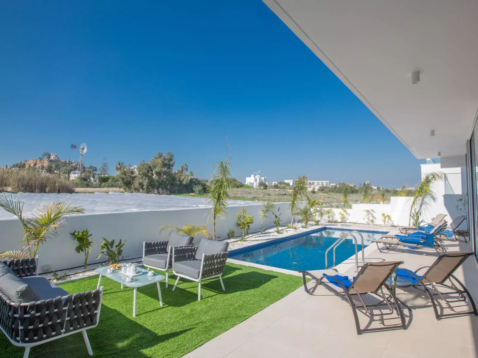 3-Schlafzimmer-Villa mit privatem Pool im Zentrum