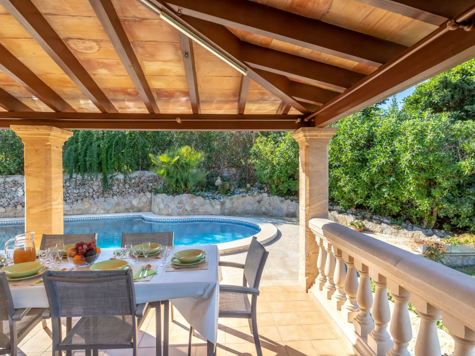 Exklusive Villa mit Meerblick und privatem Pool