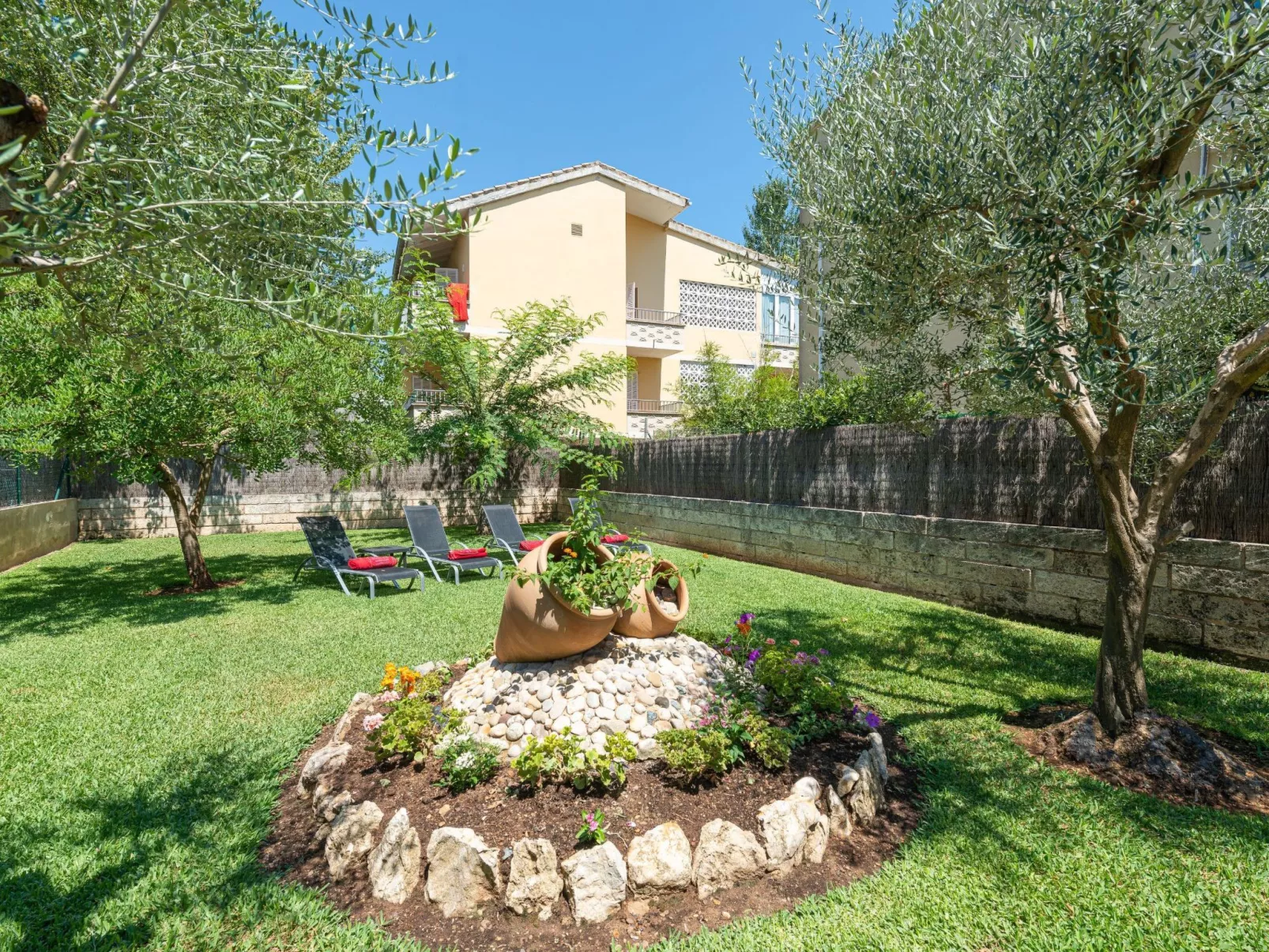 Stilvolle Villa mit Terrasse und Nähe zum Strand