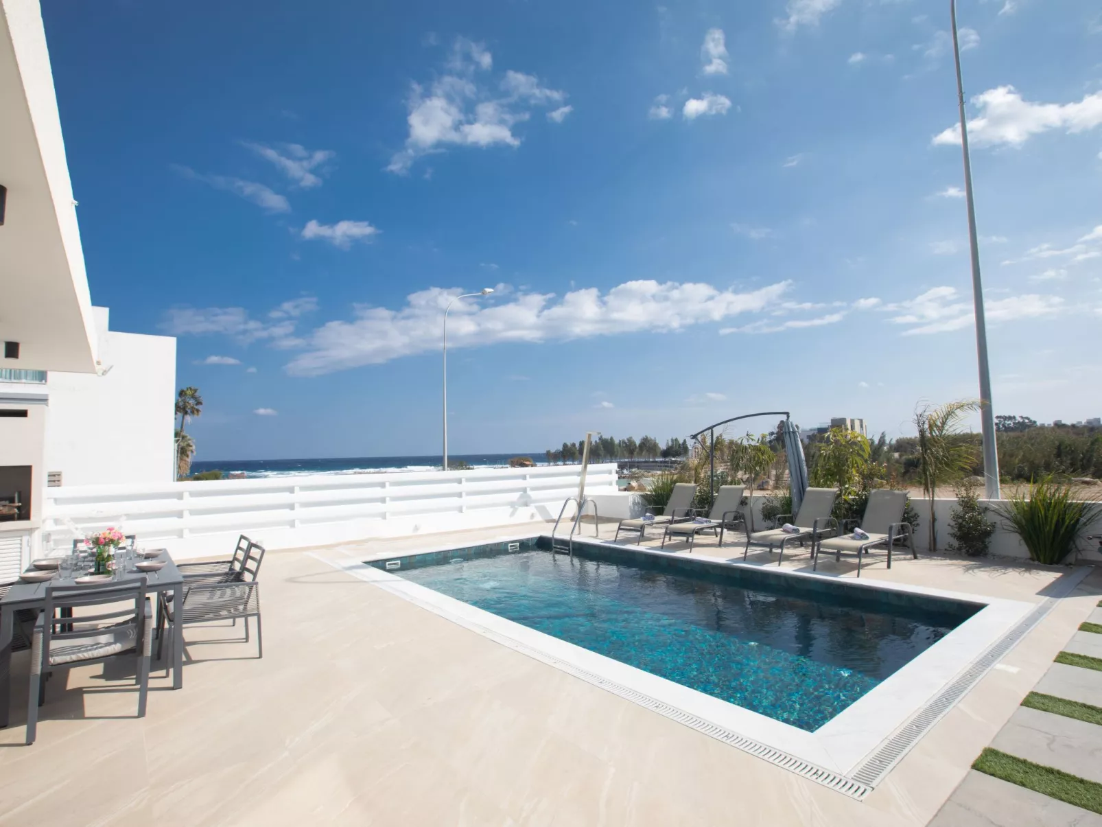 Haus in Paralimni mit Doppelveranda