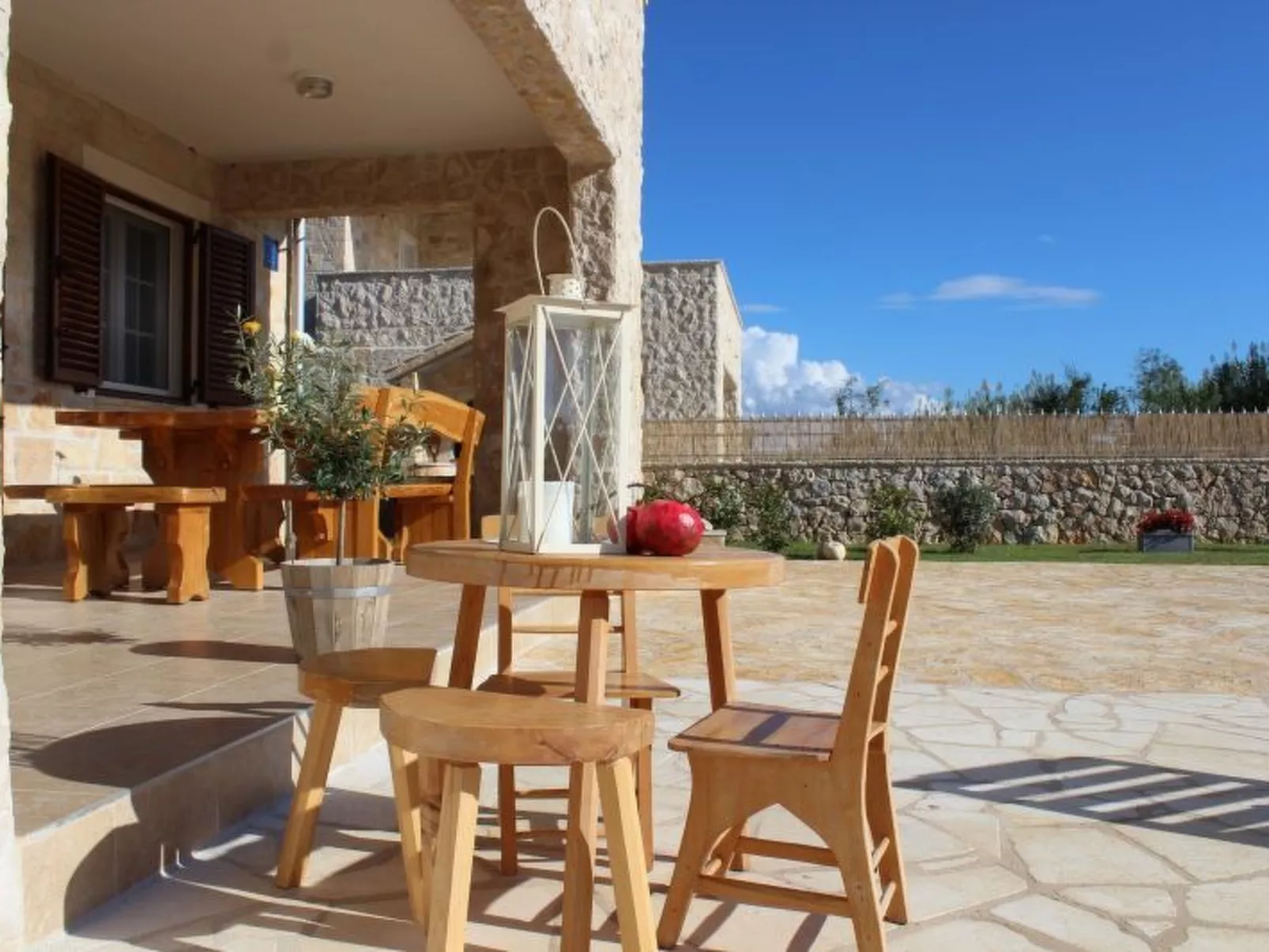 Steinvilla mit Pool, Meerblick, Nähe Sandstrand