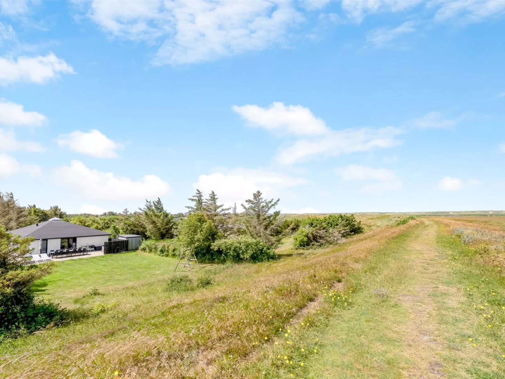 "Eerika" - 500m to the fjord