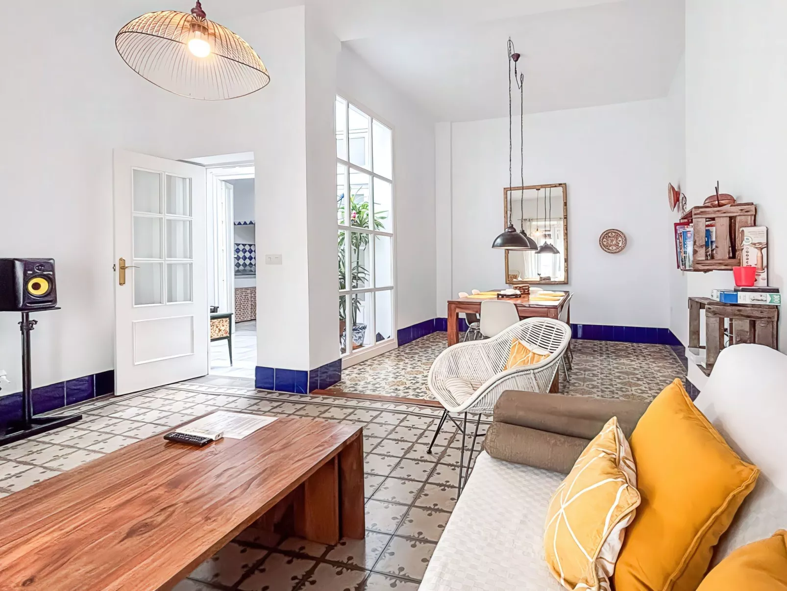 Helle Dach-Maisonette mit riesiger Terrasse