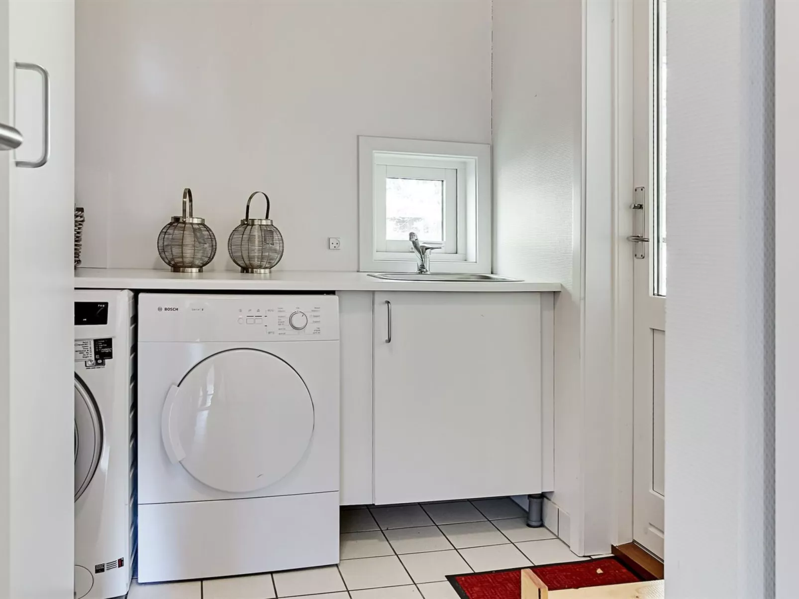 "Gyrid" - 150m from the sea