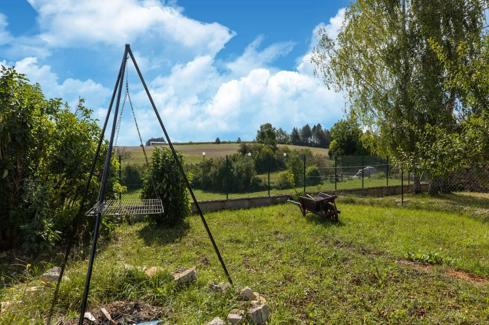 LE GITE DE MOLESME/PETIT-Tuinen zomer