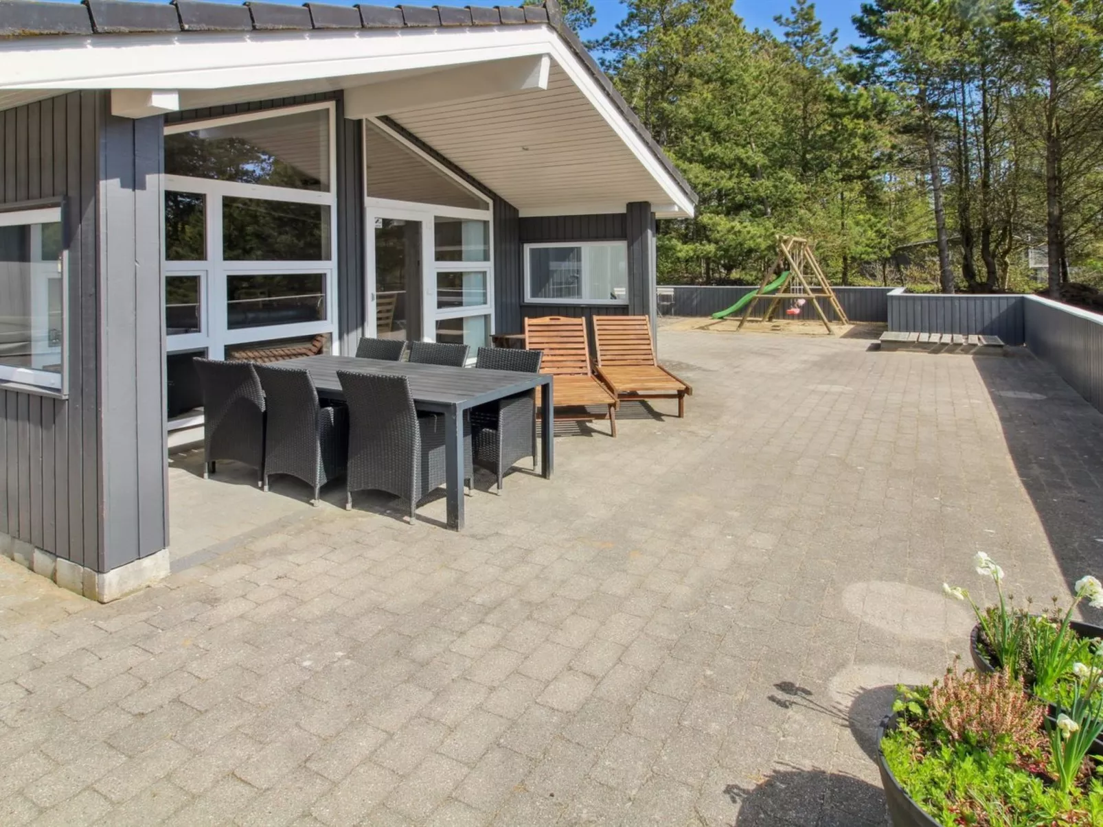 "Kiowa" - 4km from the sea