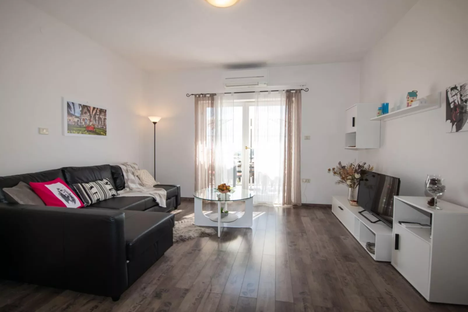 Apartments Mirjana IKA - One Bedroom Apartment With Balcony And Sea View (A2)