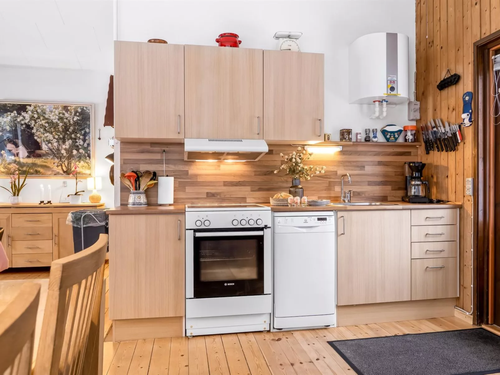 "Lökea" -  from the sea - Binnen