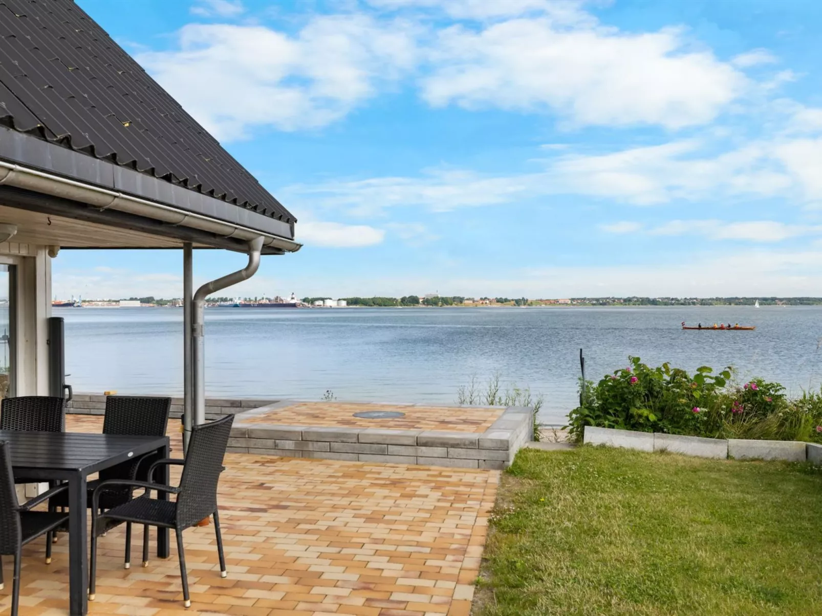 "Yngvy" - 10m from the sea