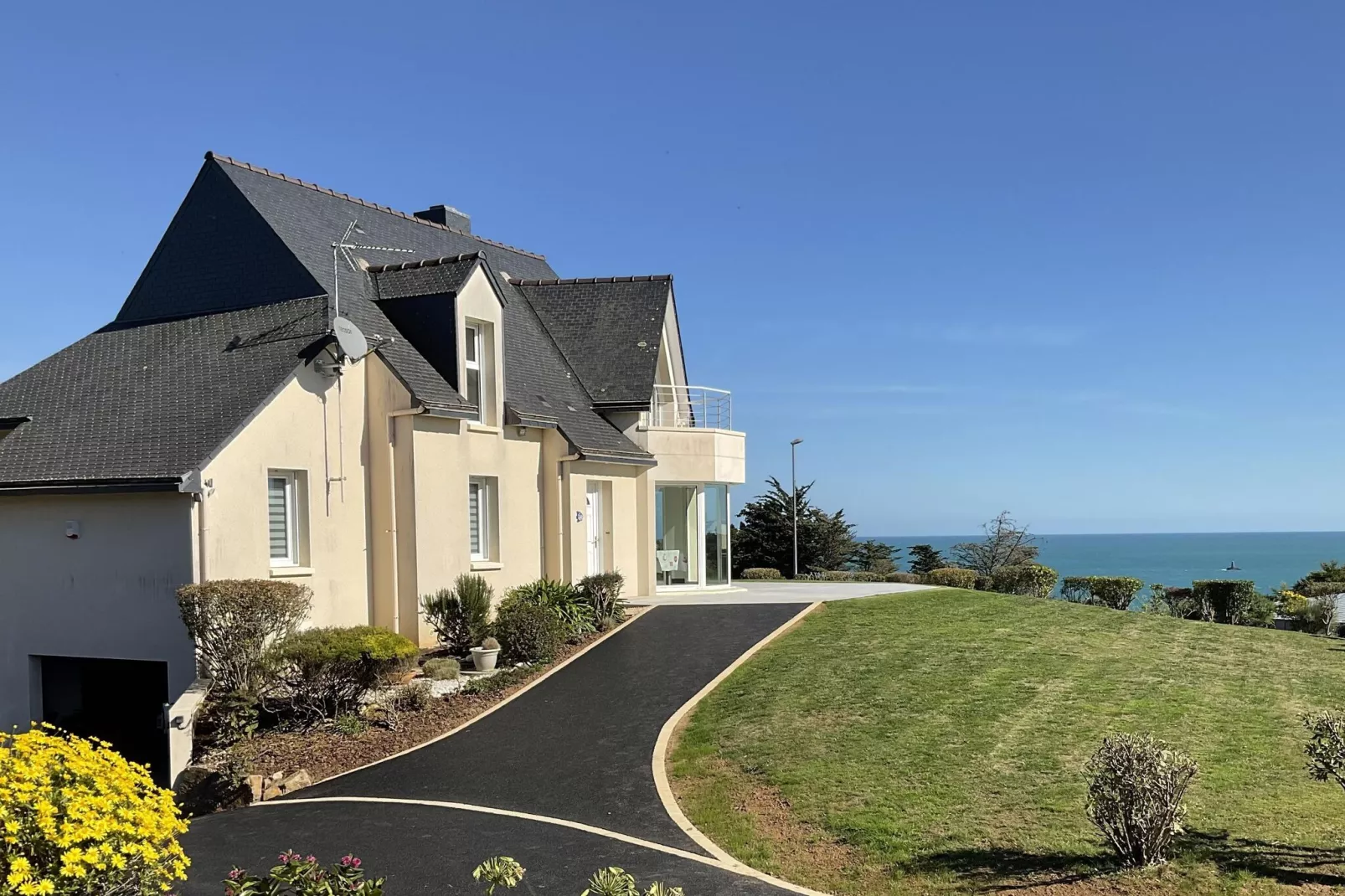 Villa tout confort avec magnifique vue mer à 300 m de la plage Plouha