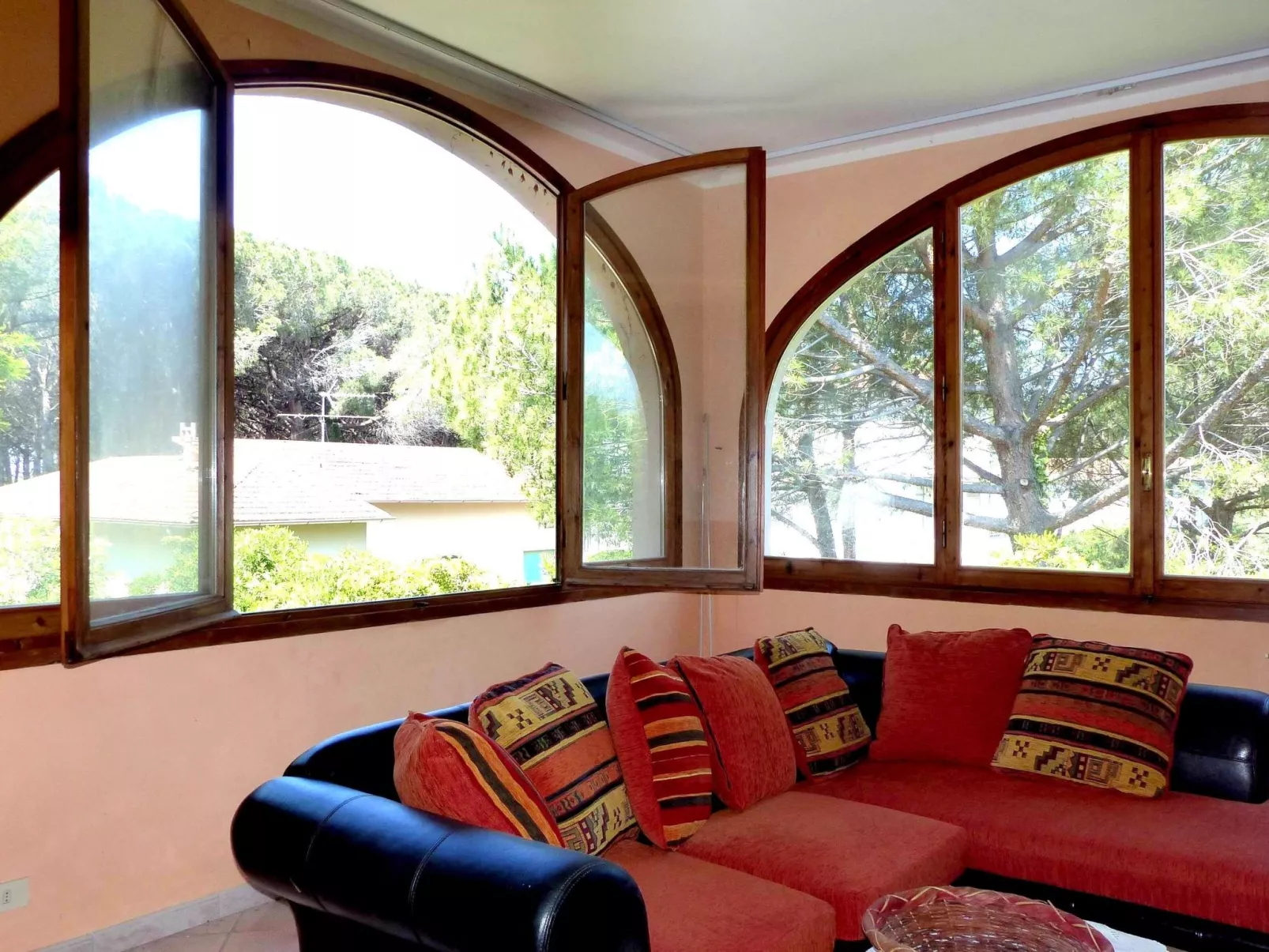 Große Wohnung in Mazzanta mit Schöner Terrasse