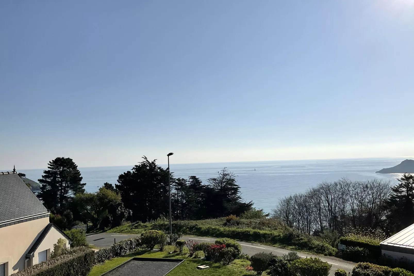 Villa tout confort avec magnifique vue mer à 300 m de la plage Plouha-Uitzicht zomer