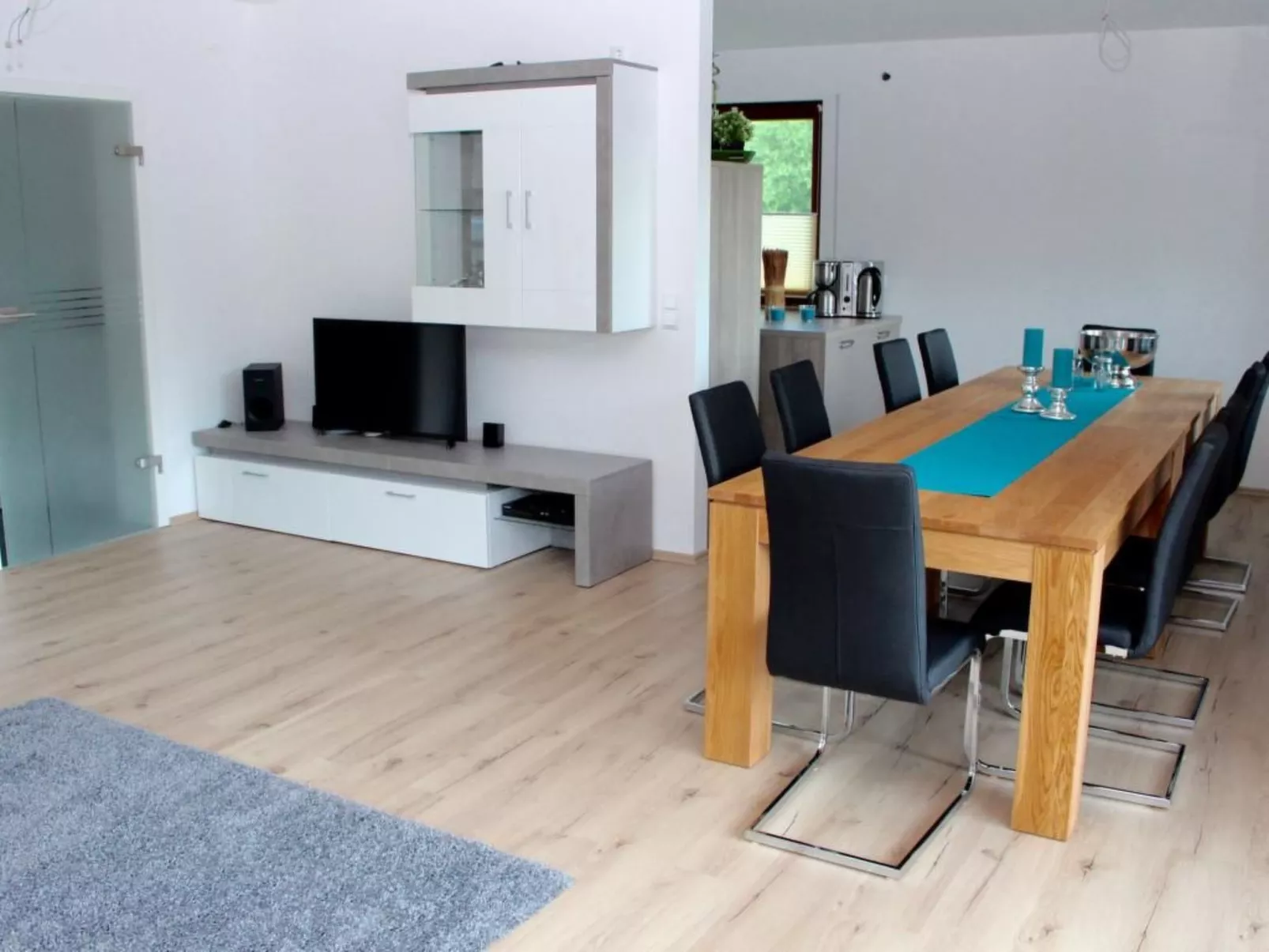 Nettes Ferienhaus in Hemfurth-Edersee mit Großer Terrasse