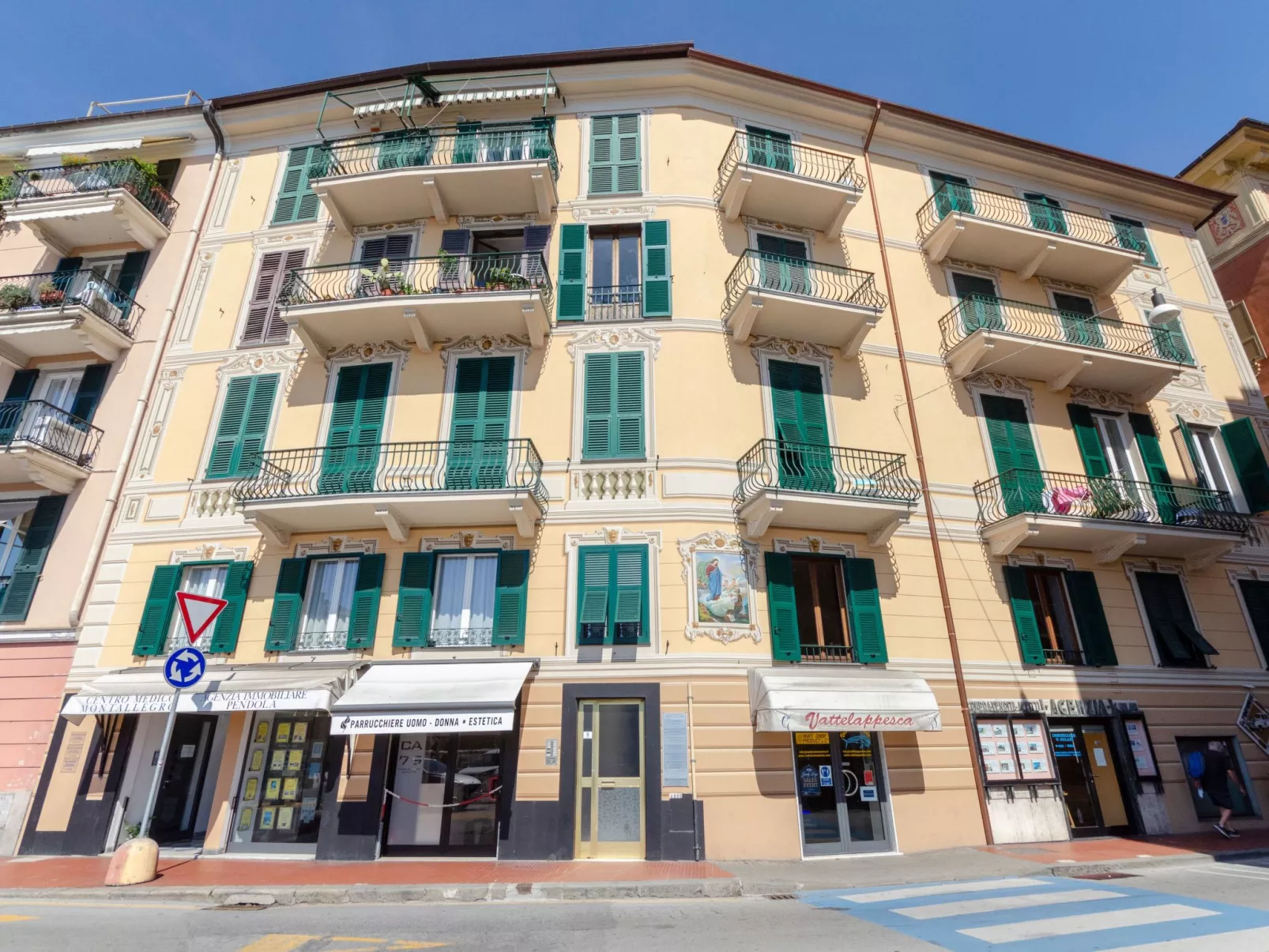 Charmante Wohnung mit Meerblick und Garage