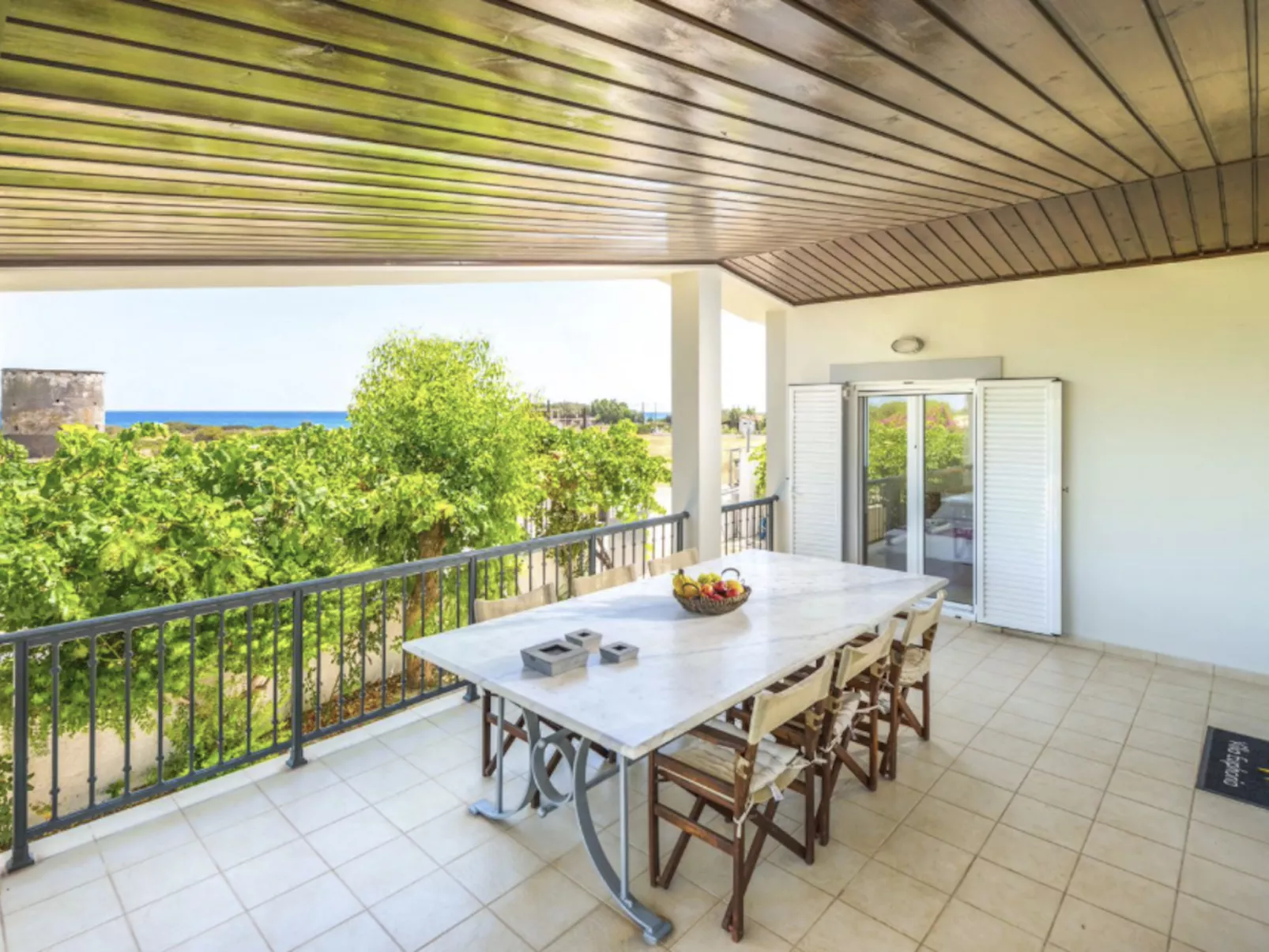 Villa Euphoria, Strand von Gennadi