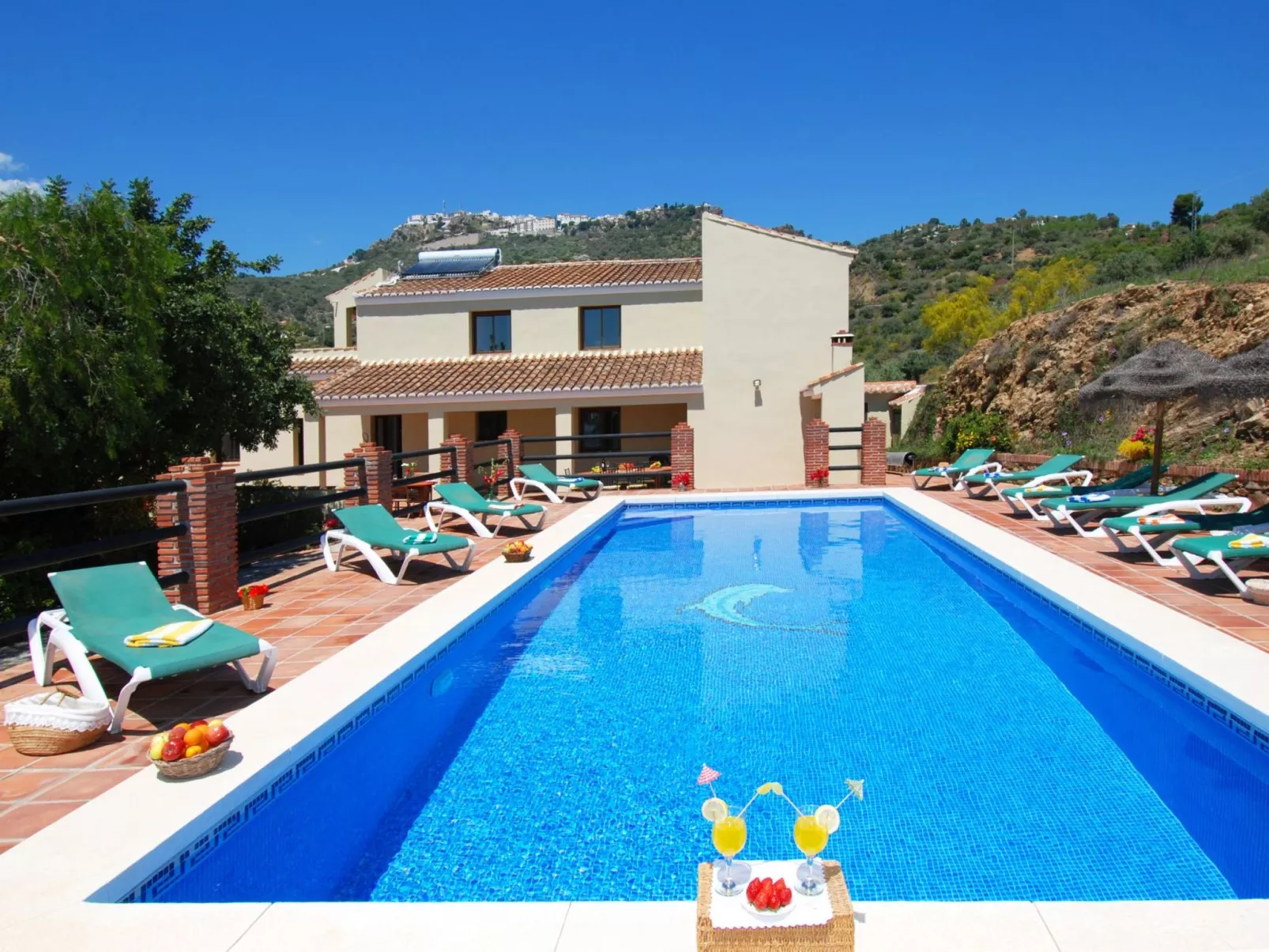 Villa Los Poyatos, beheizter Pool, Wifi, AC,BBQ