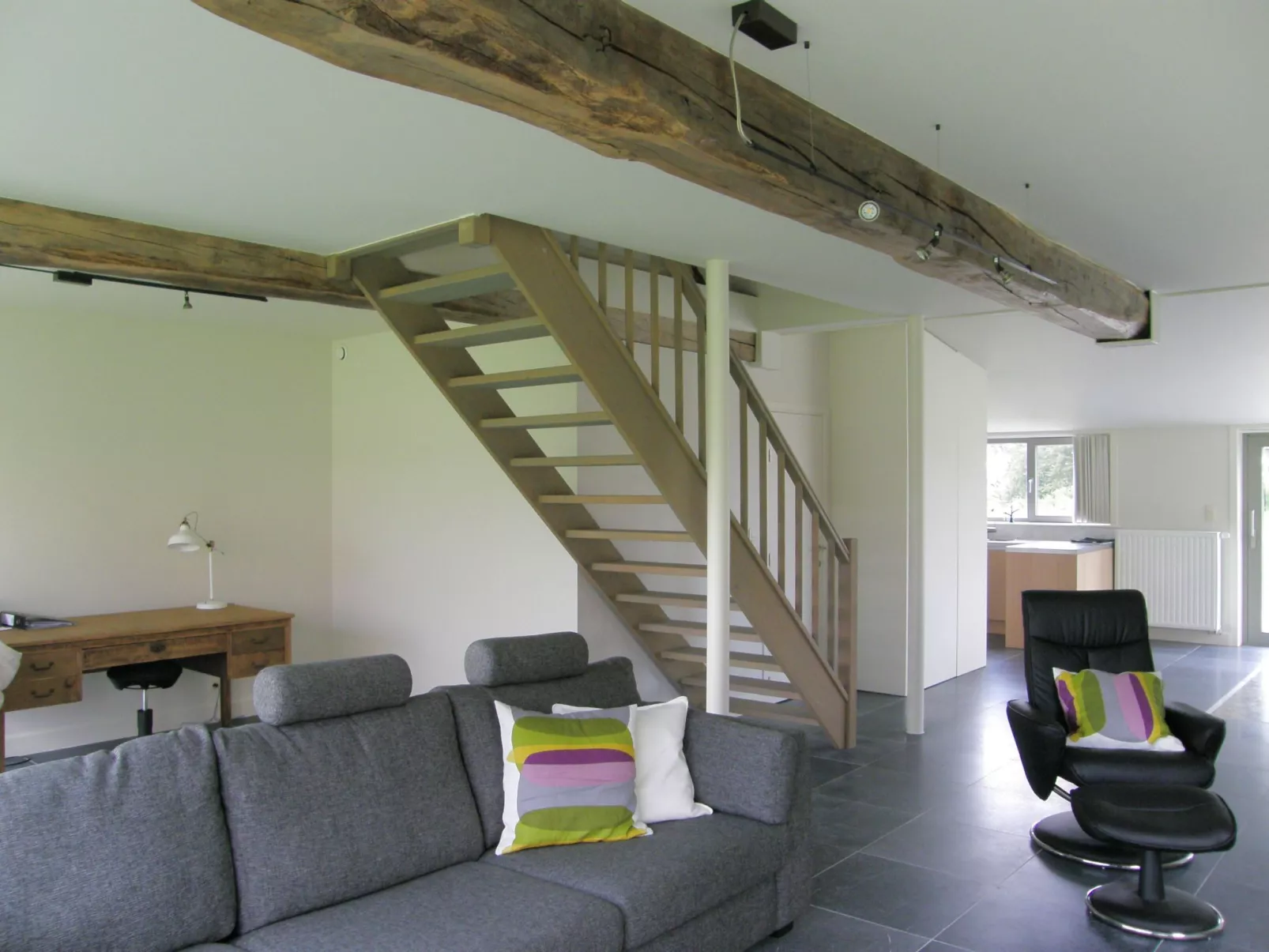 Nette Ferienwohnung mit Terrasse, Pool und Garten