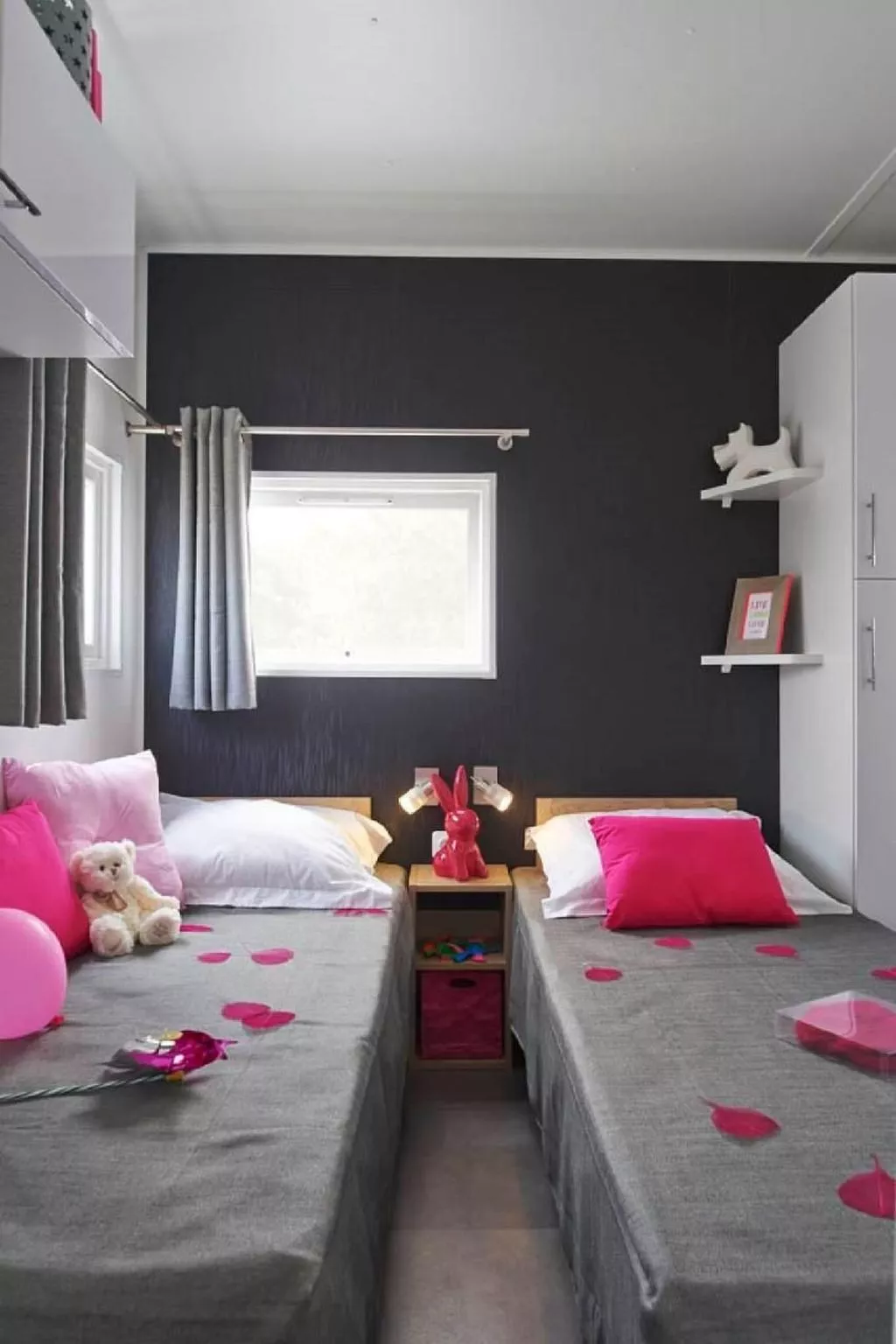 In Wackersdorf mit Whirlpool, Terrasse und Grill