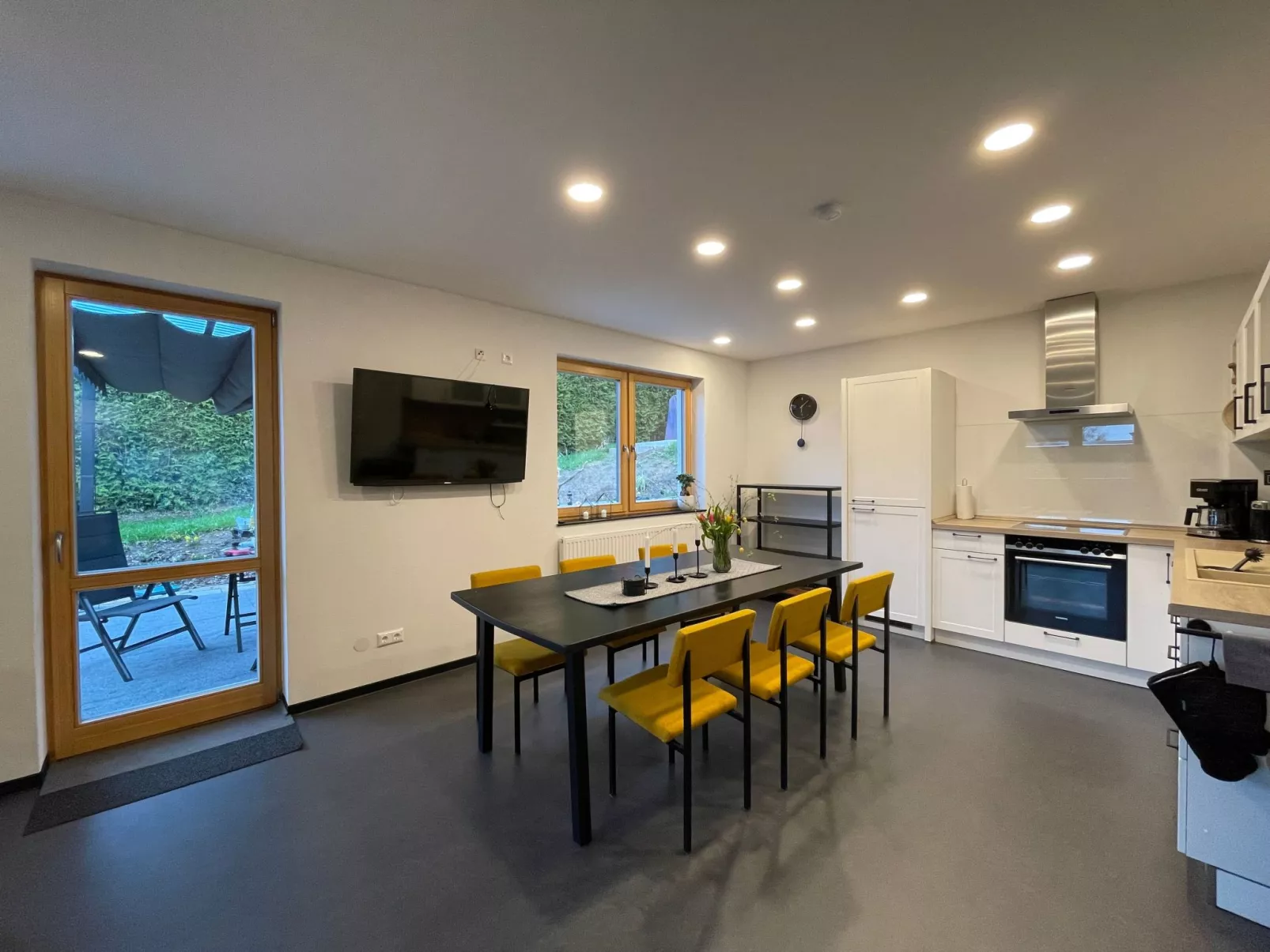 Schönes Ferienhaus in Neundorf mit Großer Terrasse