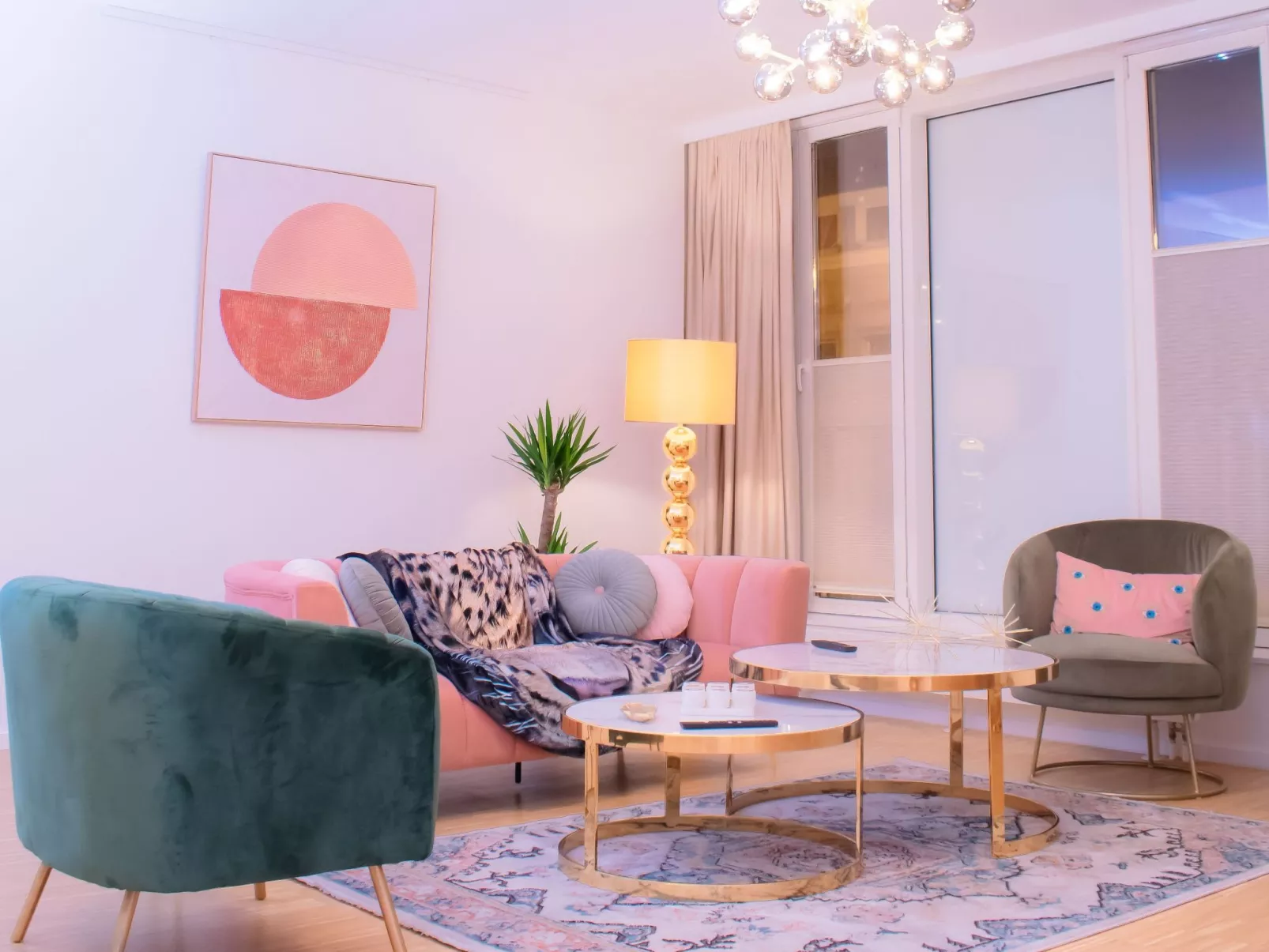 "Chic City Escape 2B"