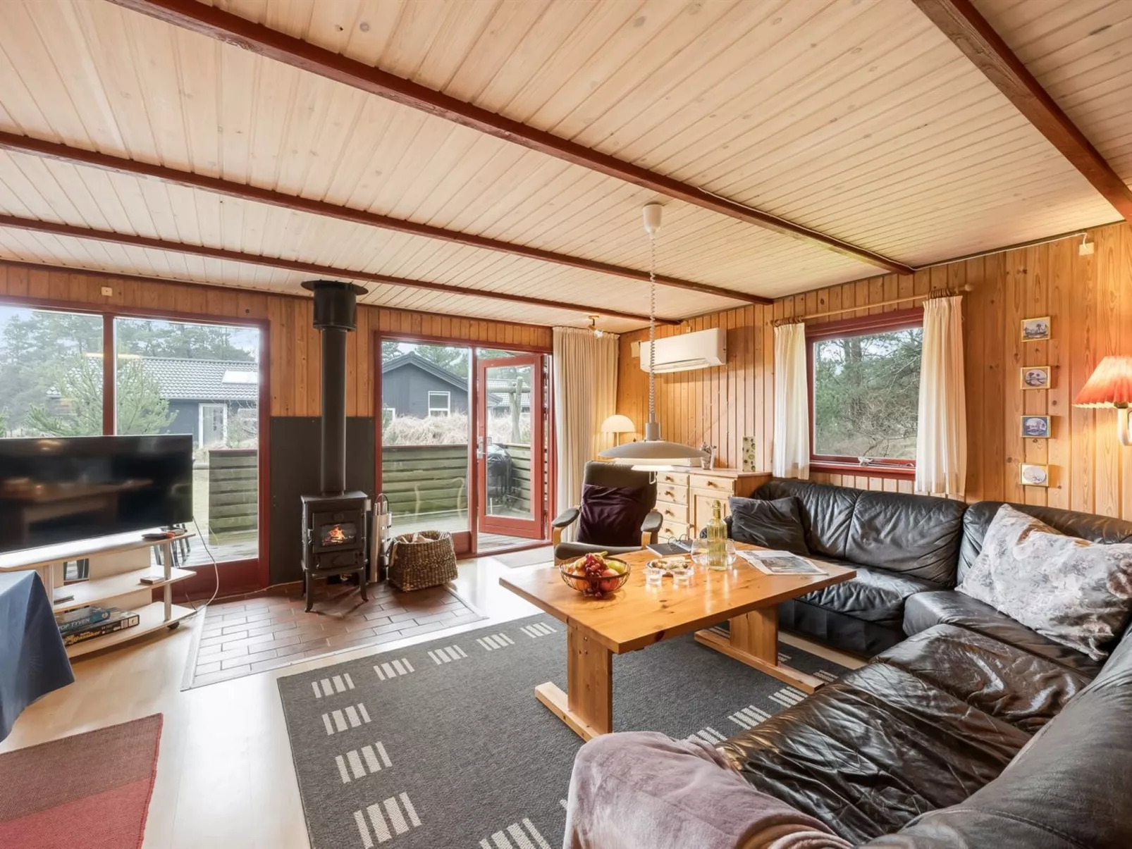 "Samine" - 1.2km from the sea