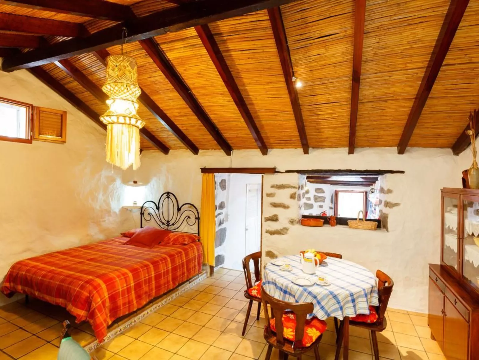 In El Risco mit Garten, Terrasse und Grill