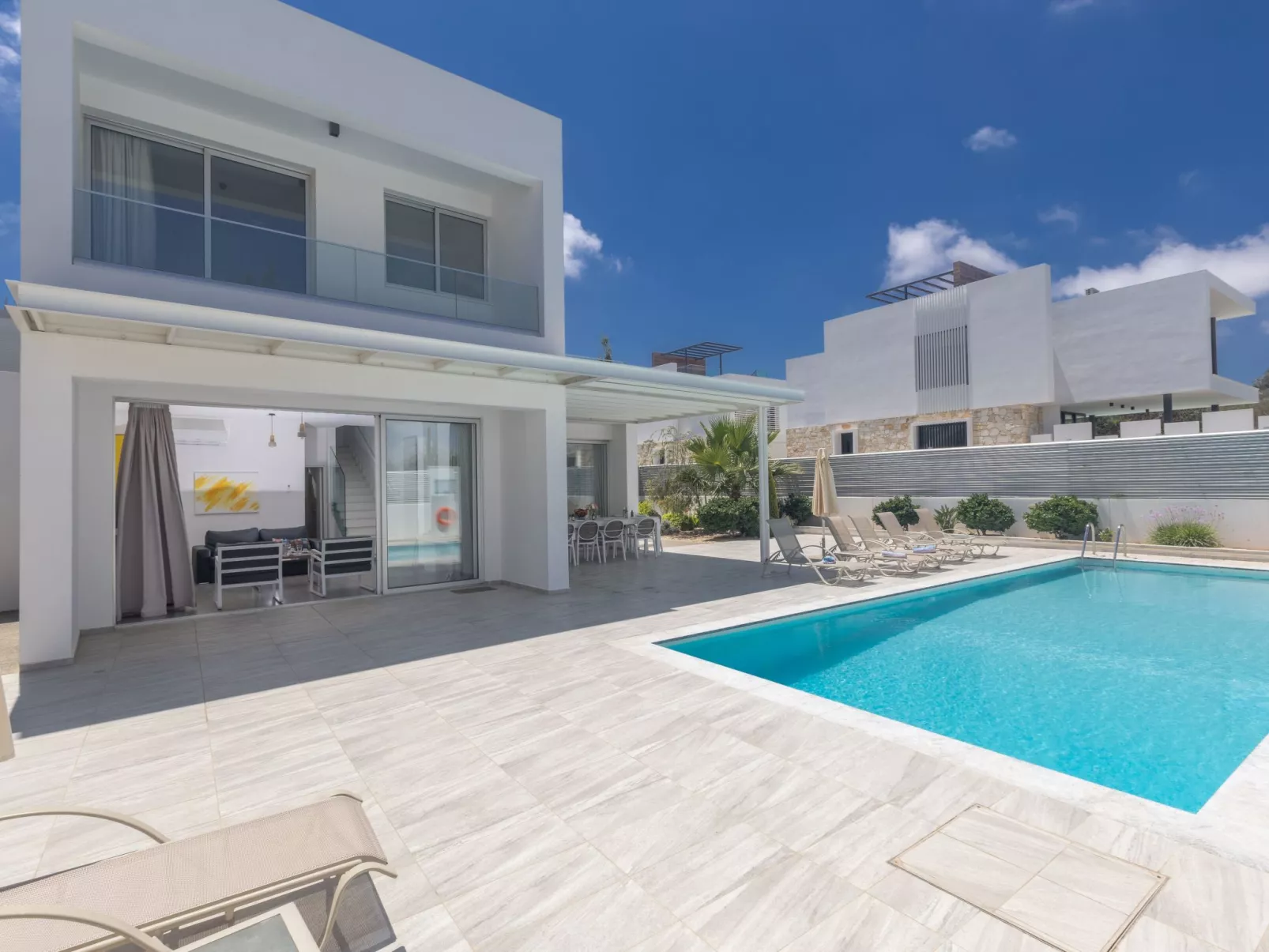 Greco Villa CCV4. 5-Schlafzimmer-Villa mit privatem Pool in Protaras Zentrum